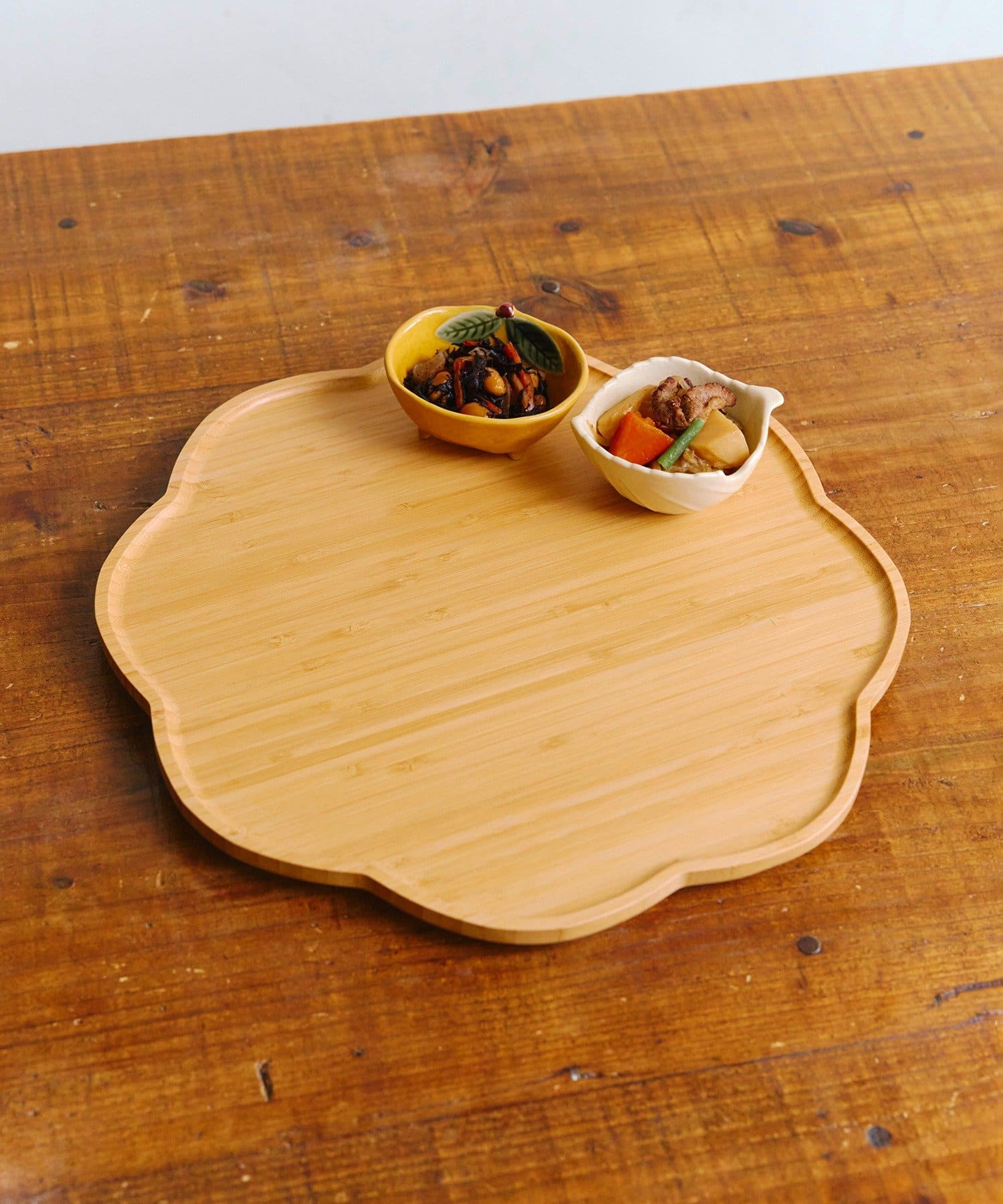 salut!(サリュ) お花の木製トレイ：34cm／おばんざい