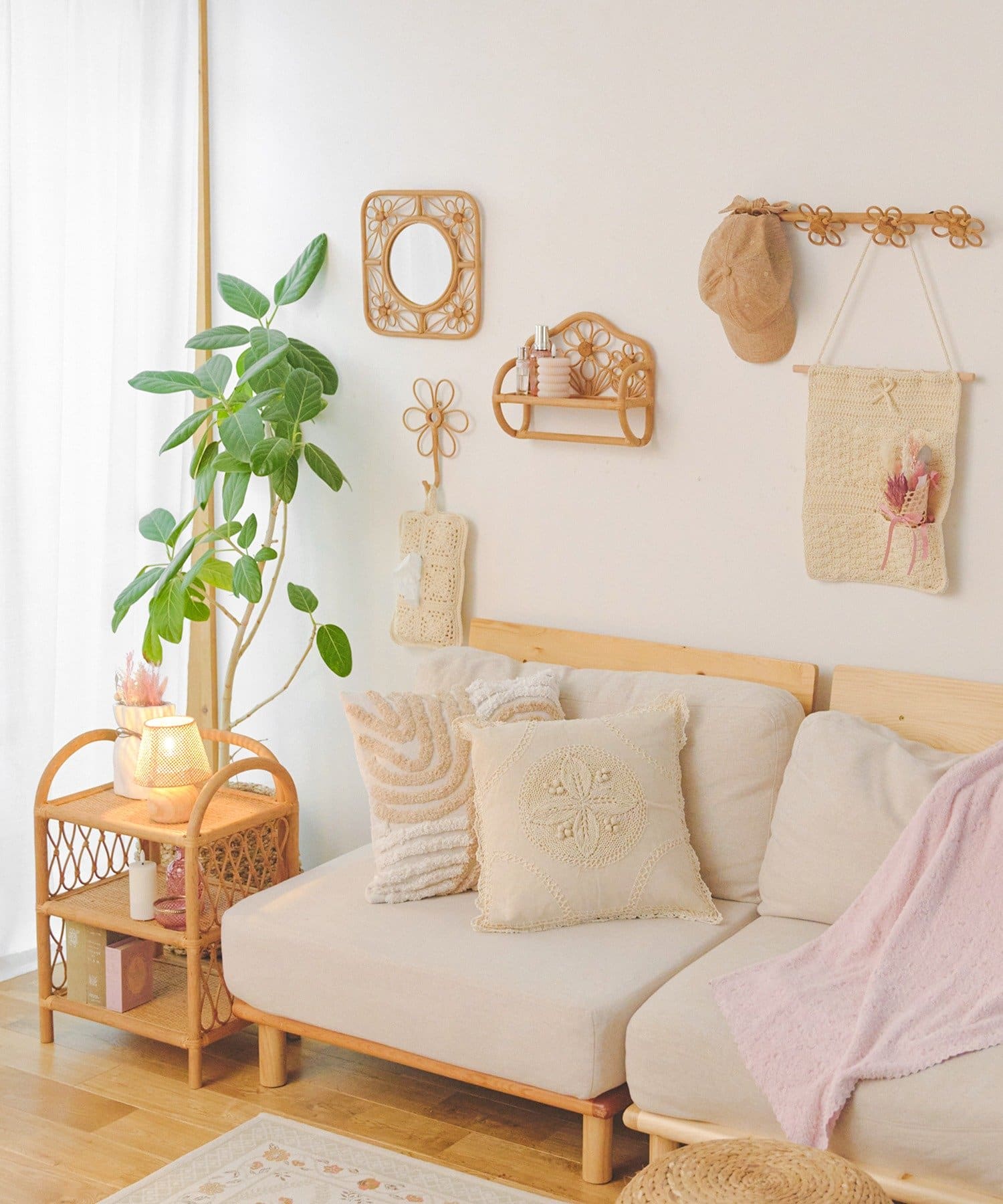 salut!(サリュ) アンティークフラワーラグ：80×130cm／mignon