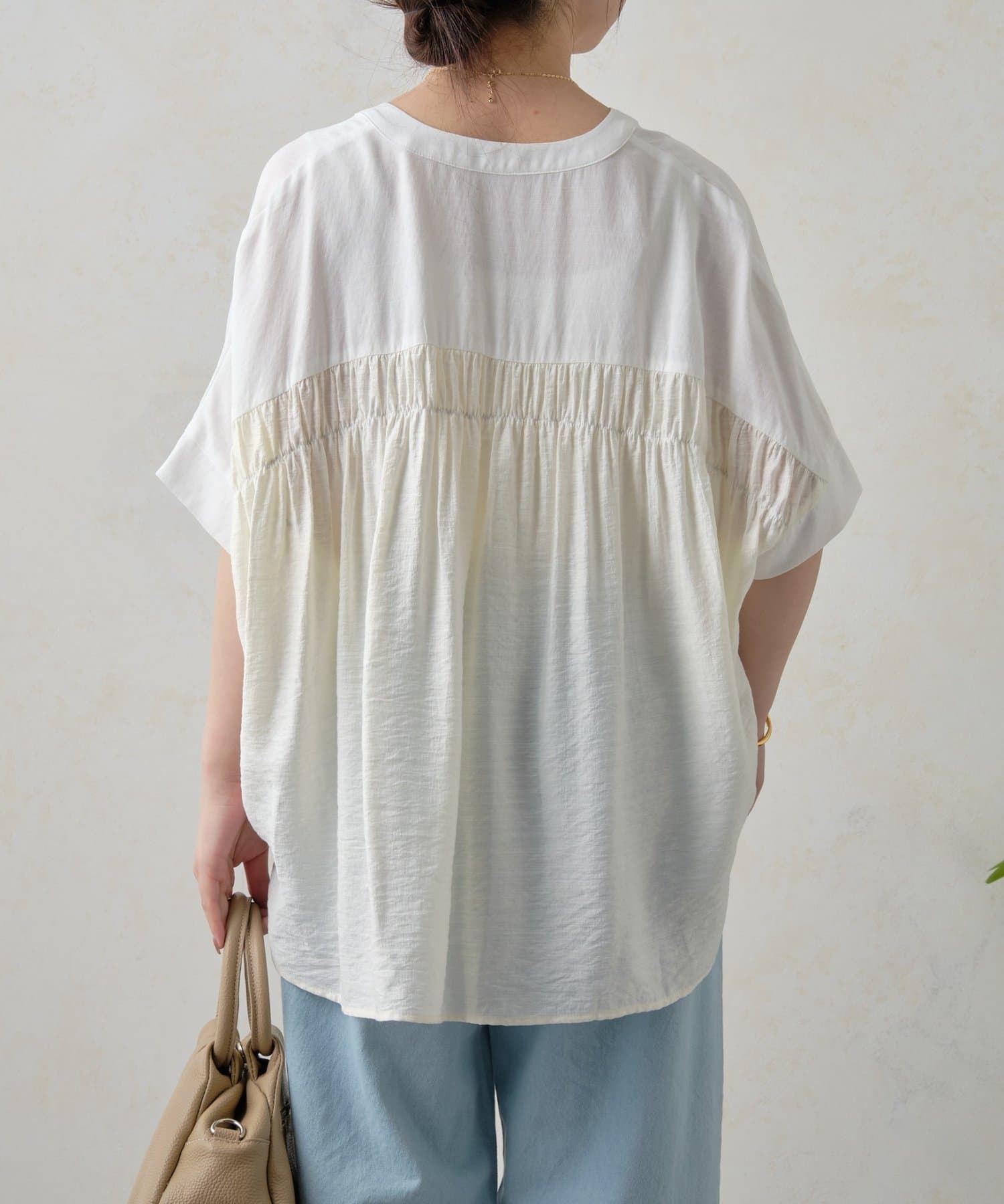 Jena　espace merveilleux(ジェナ　エスパスメルヴェイユ) バックギャザー異素材シャツ