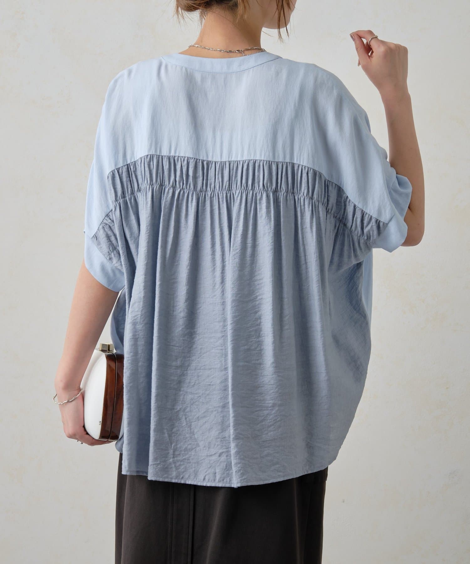 Jena　espace merveilleux(ジェナ　エスパスメルヴェイユ) バックギャザー異素材シャツ