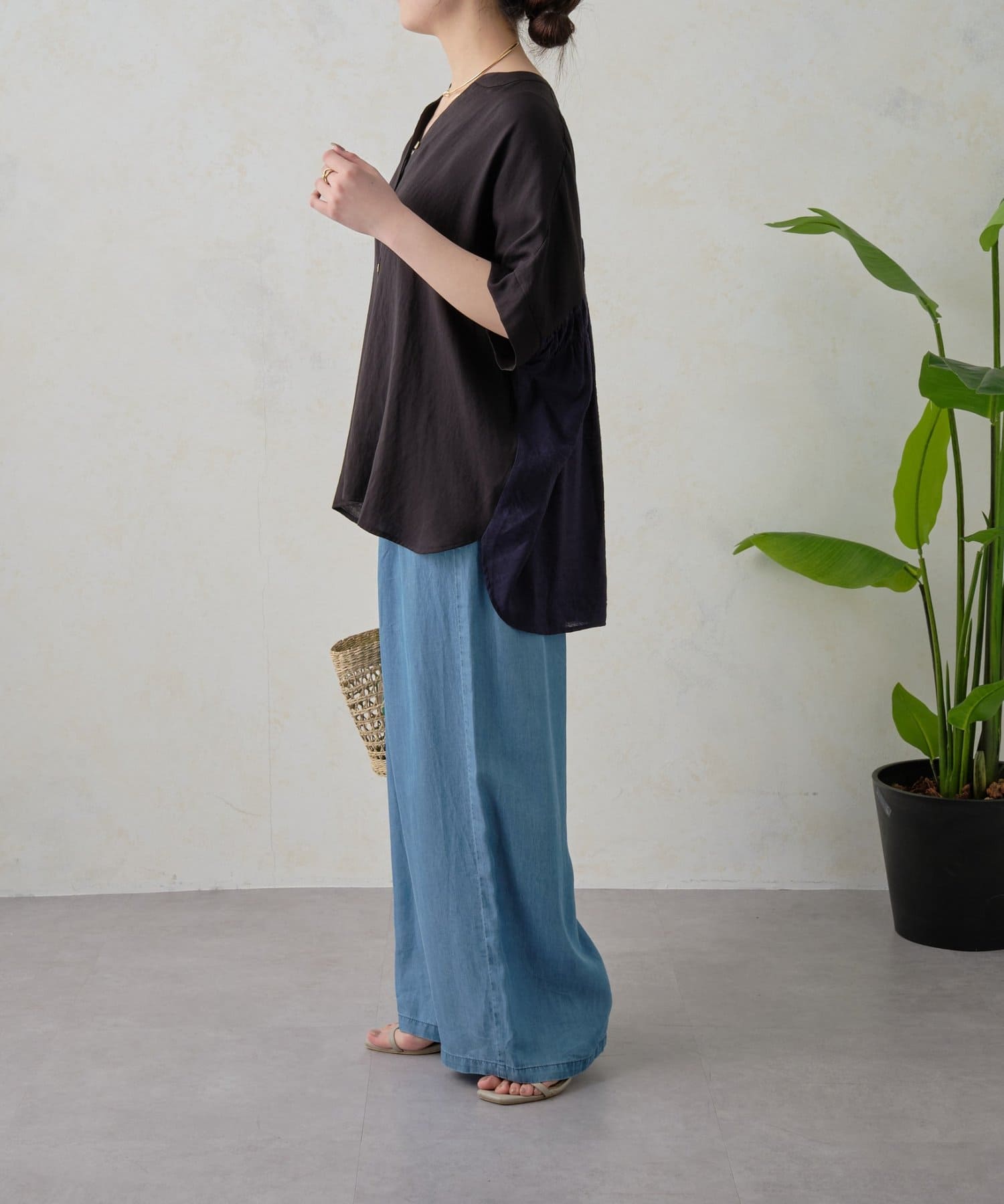 Jena　espace merveilleux(ジェナ　エスパスメルヴェイユ) バックギャザー異素材シャツ