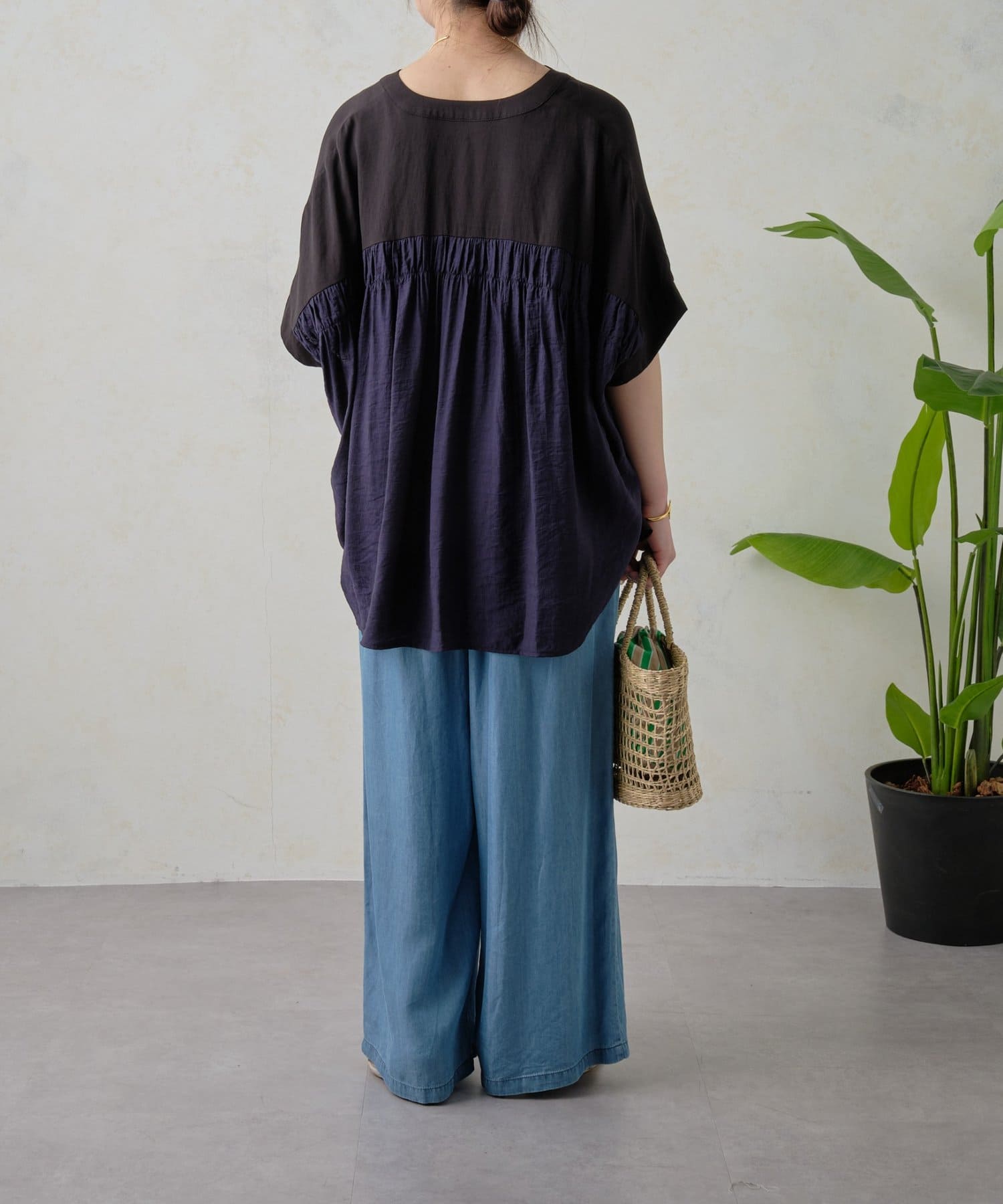 Jena　espace merveilleux(ジェナ　エスパスメルヴェイユ) バックギャザー異素材シャツ