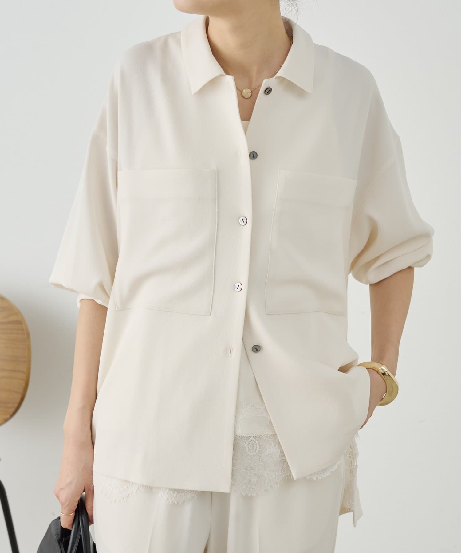 BEARDSLEY(ビアズリー) 《3/28(土)12：00予約開始》バックサテンフレアシャツ《LIVETART》