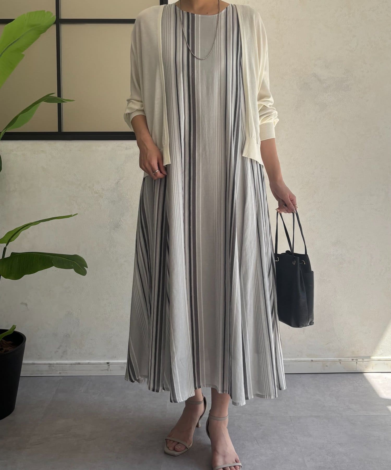 Jena　espace merveilleux(ジェナ　エスパスメルヴェイユ) コットンボイルノースリワンピース