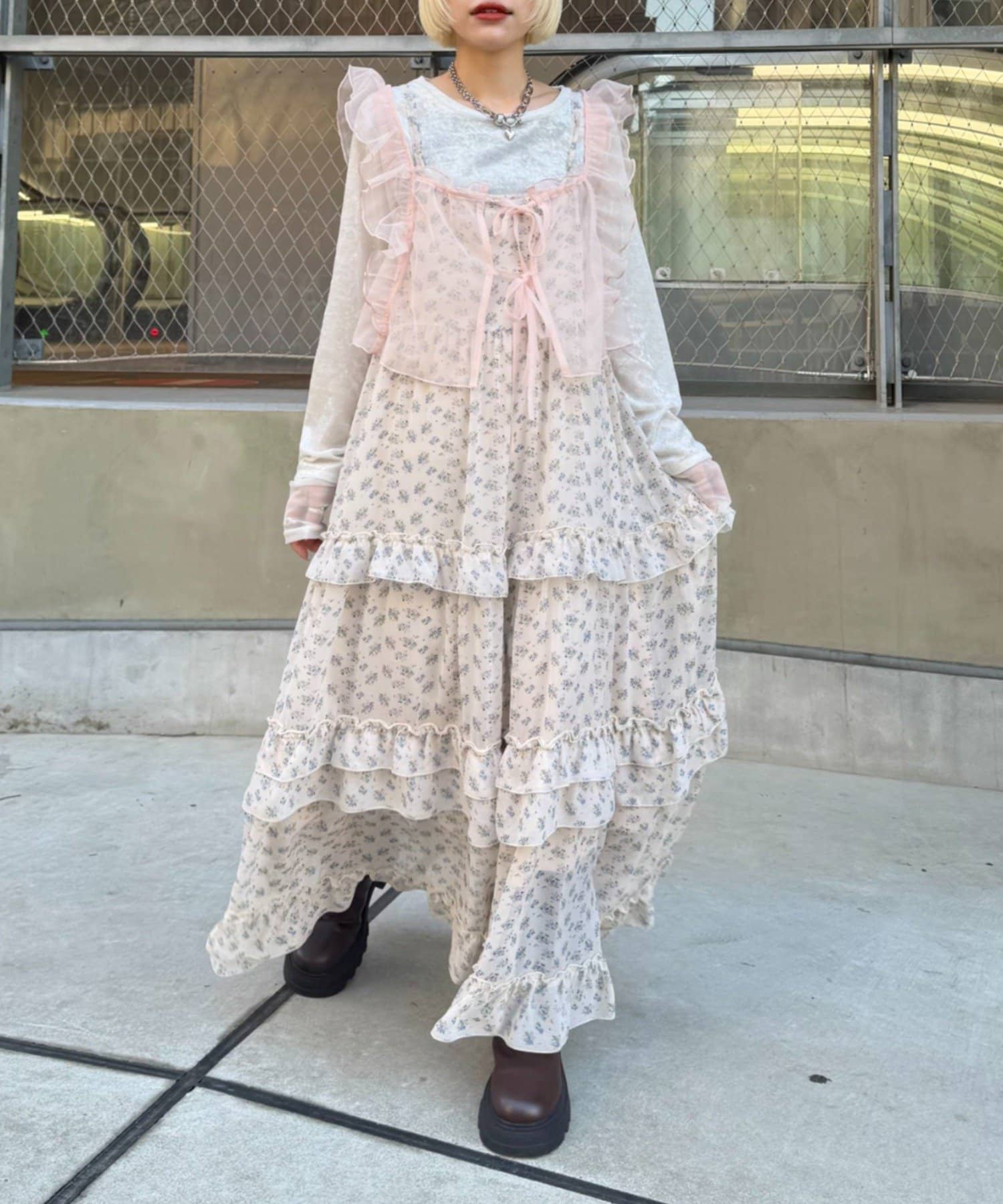 w closet(ダブルクローゼット) 花柄ティアードキャミワンピース