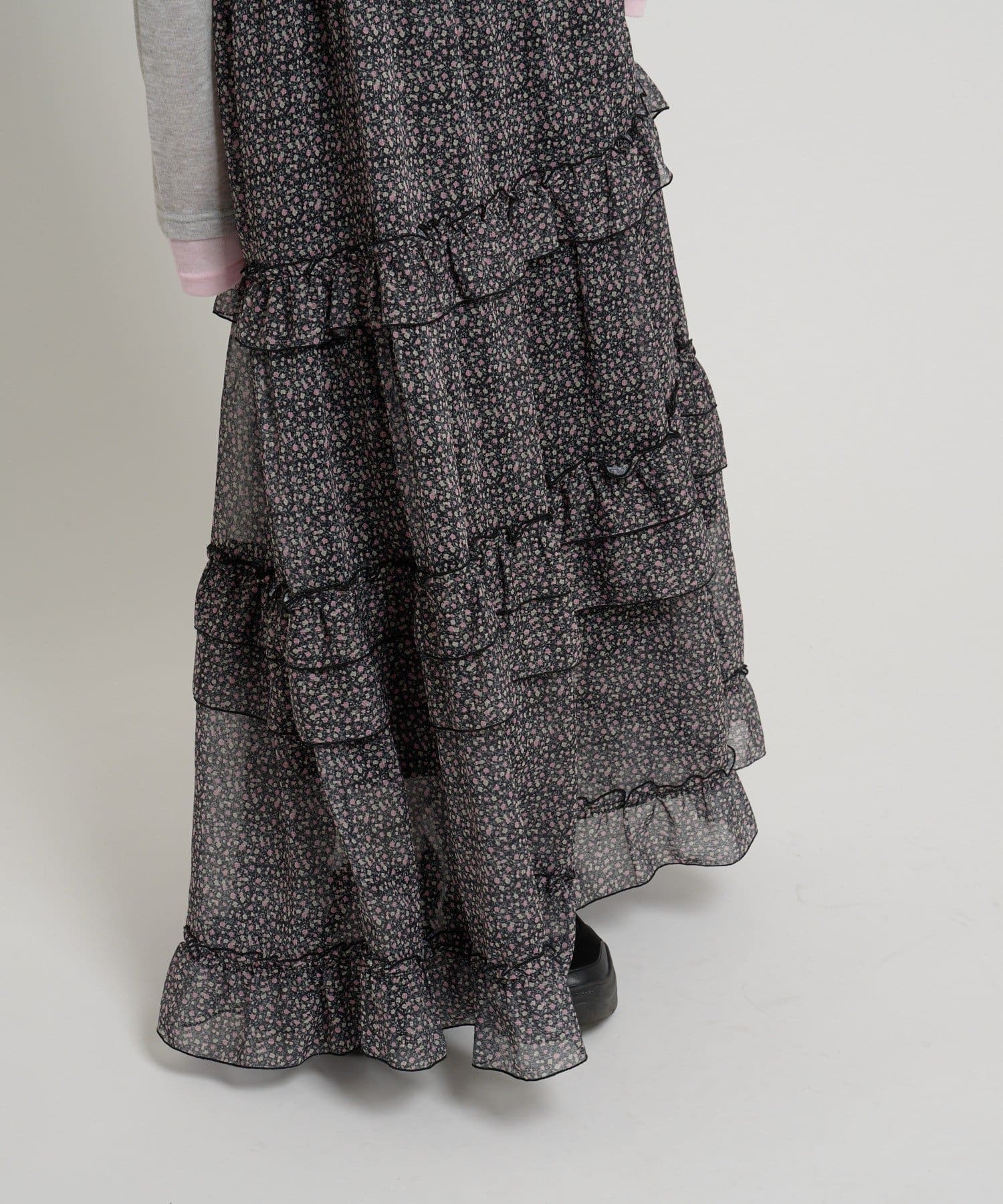 w closet(ダブルクローゼット) 花柄ティアードキャミワンピース