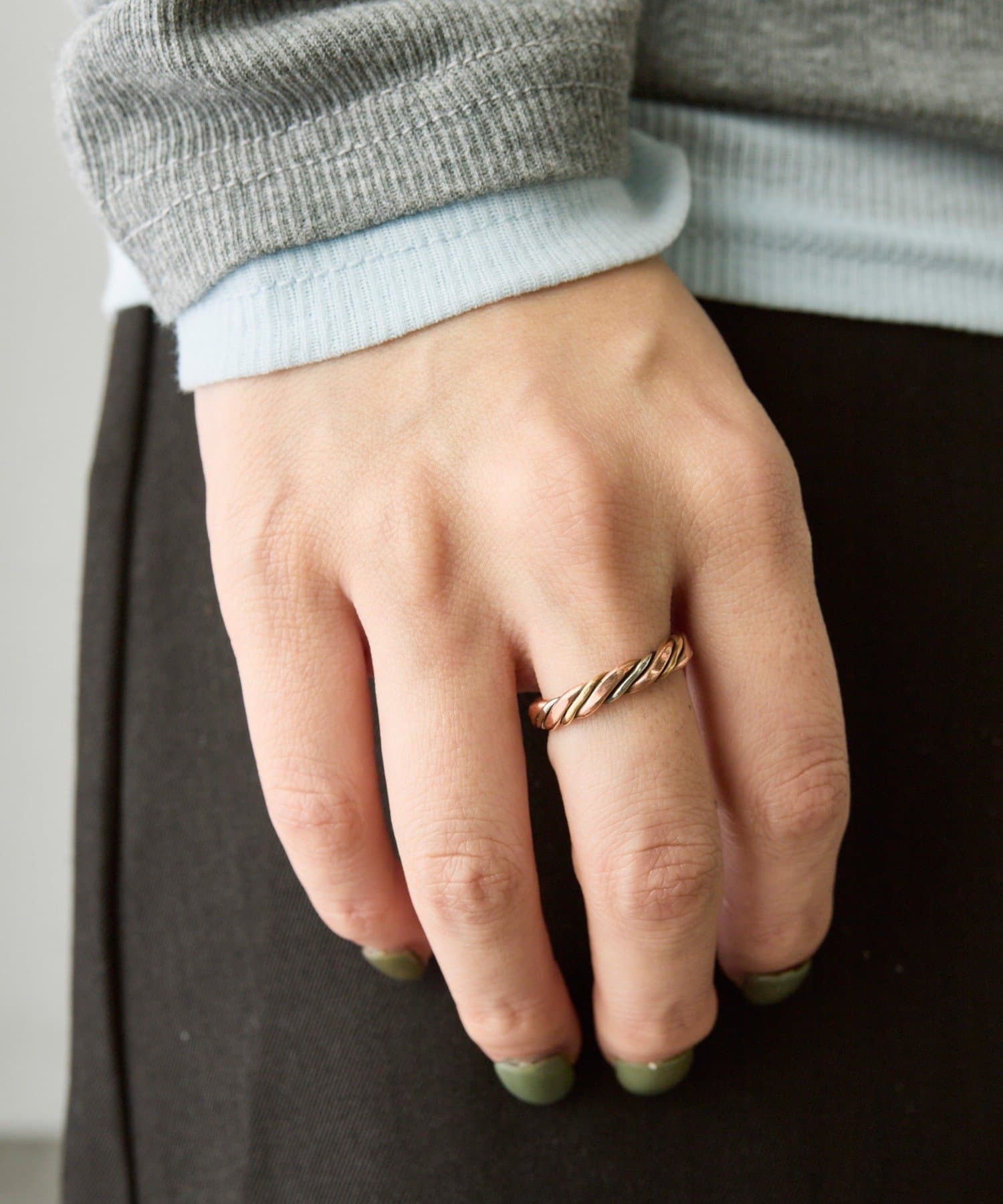 ear PAPILLONNER(イア パピヨネ) 《スターリングシルバー使用》3色コンビリング