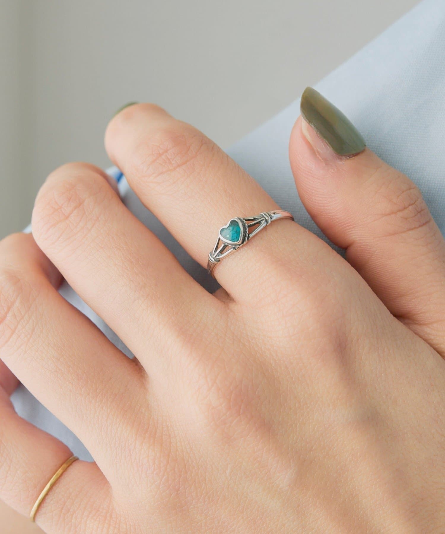 ear PAPILLONNER(イア パピヨネ) 《スターリングシルバー使用》ポイントターコイズハートリング