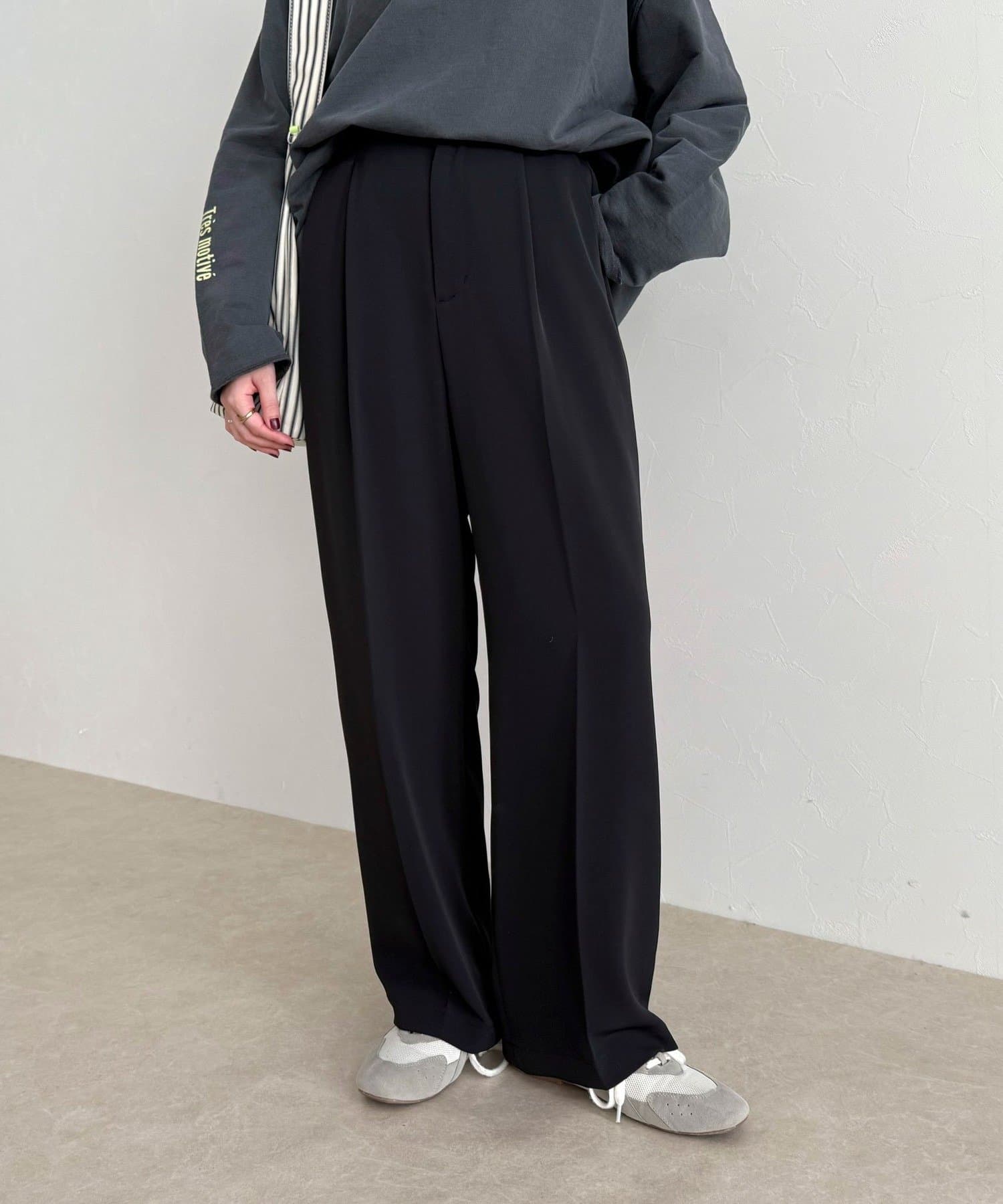 FREDY & GLOSTER(フレディ アンド グロスター) 【オン・オフ対応/高身長サイズあり】とろみツイルタックスラックス