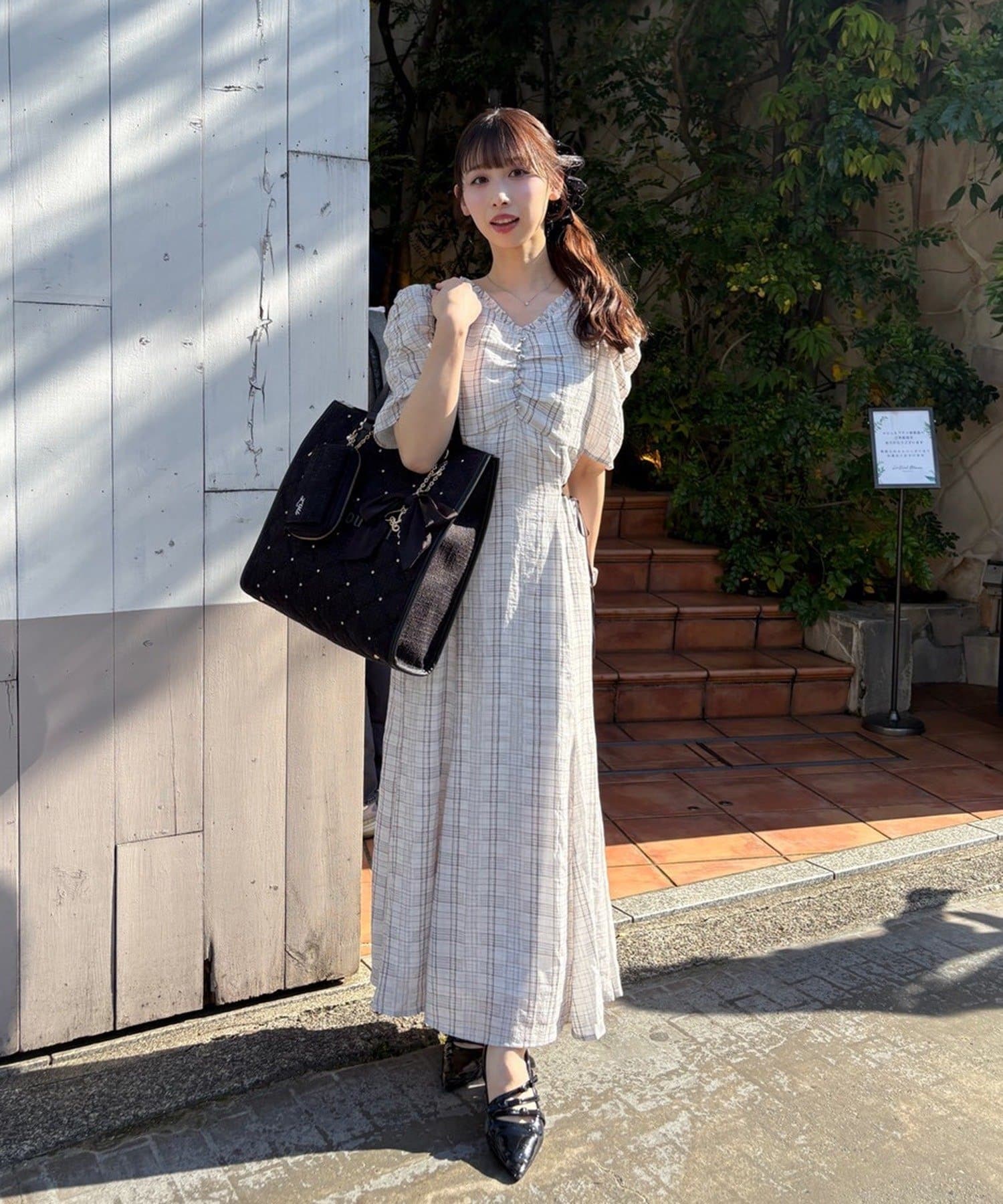 one after another NICE CLAUP(ワンアフターアナザー ナイスクラップ) 【LouLoumei】キルティングビジューリボンチャームキャリーオントート