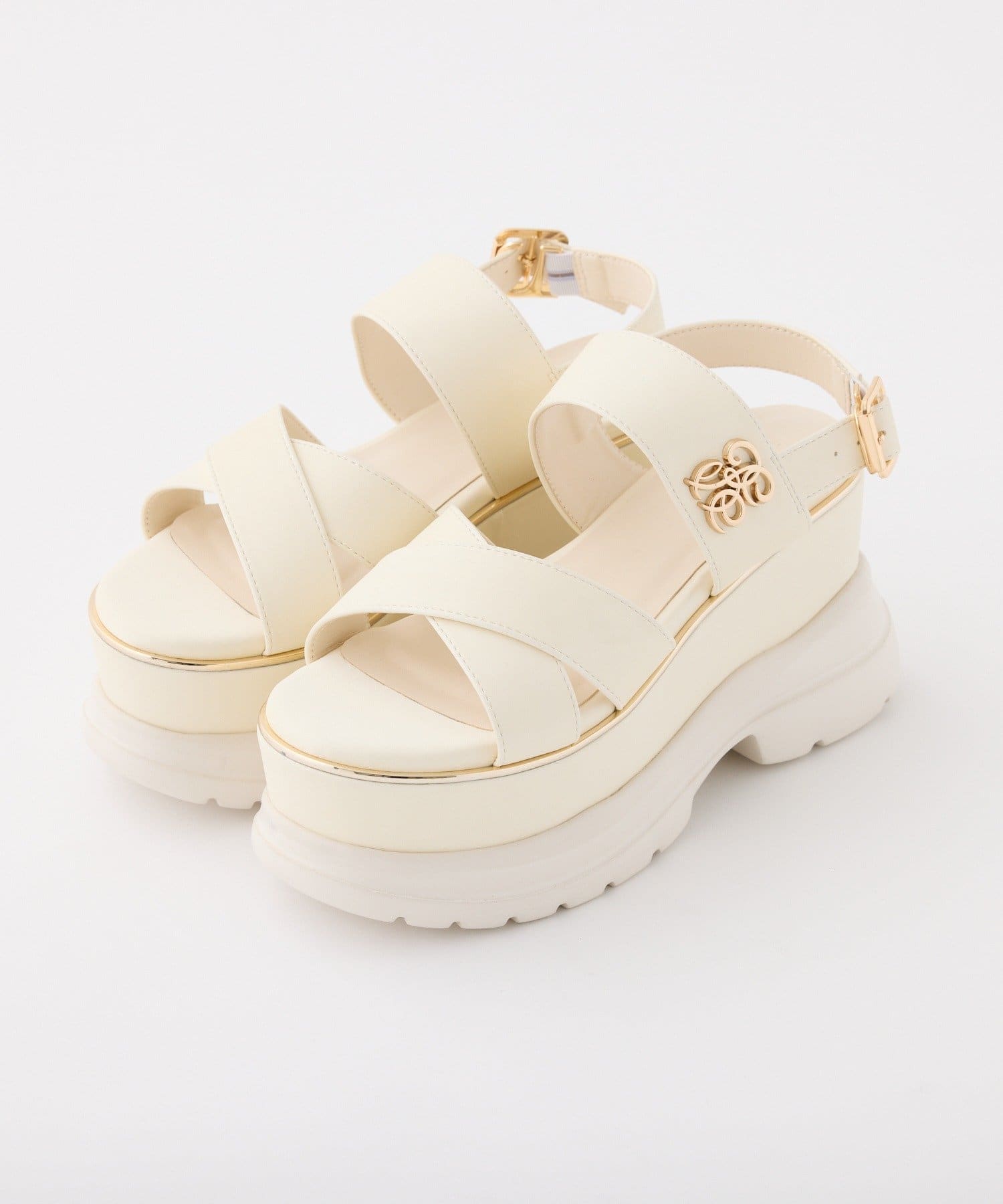 one after another NICE CLAUP(ワンアフターアナザー ナイスクラップ) エンブレム付き厚底サンダル