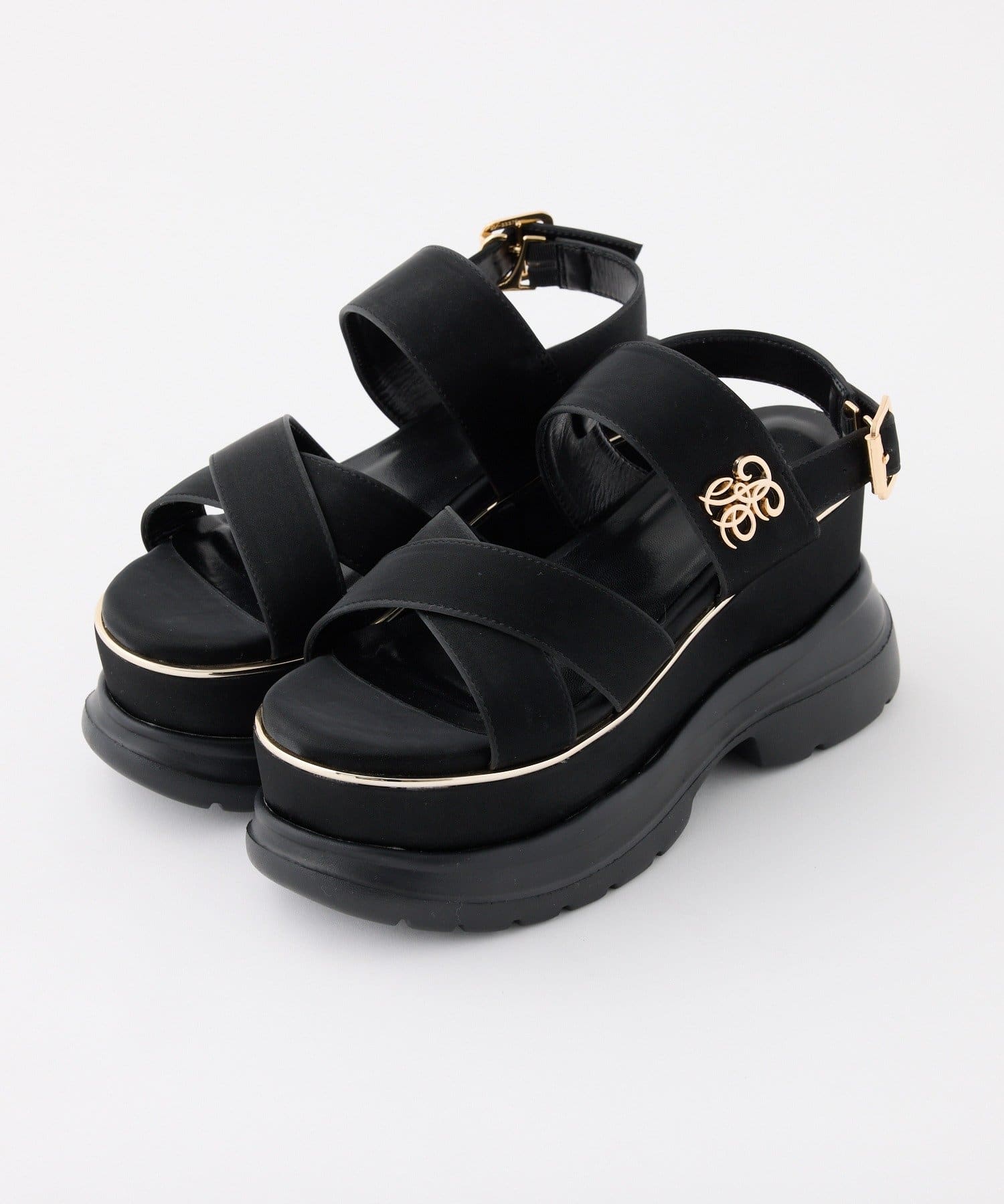 one after another NICE CLAUP(ワンアフターアナザー ナイスクラップ) エンブレム付き厚底サンダル