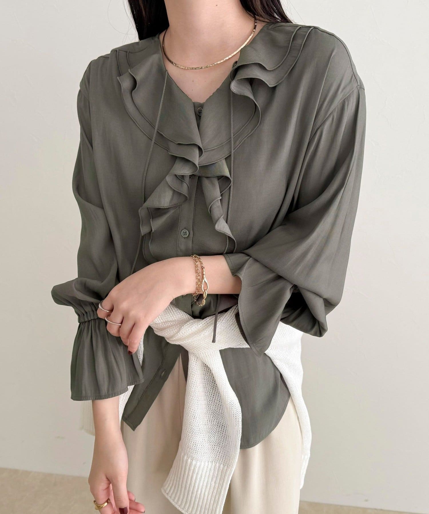 FREDY & GLOSTER(フレディ アンド グロスター) ボリュームフリル前開きブラウス