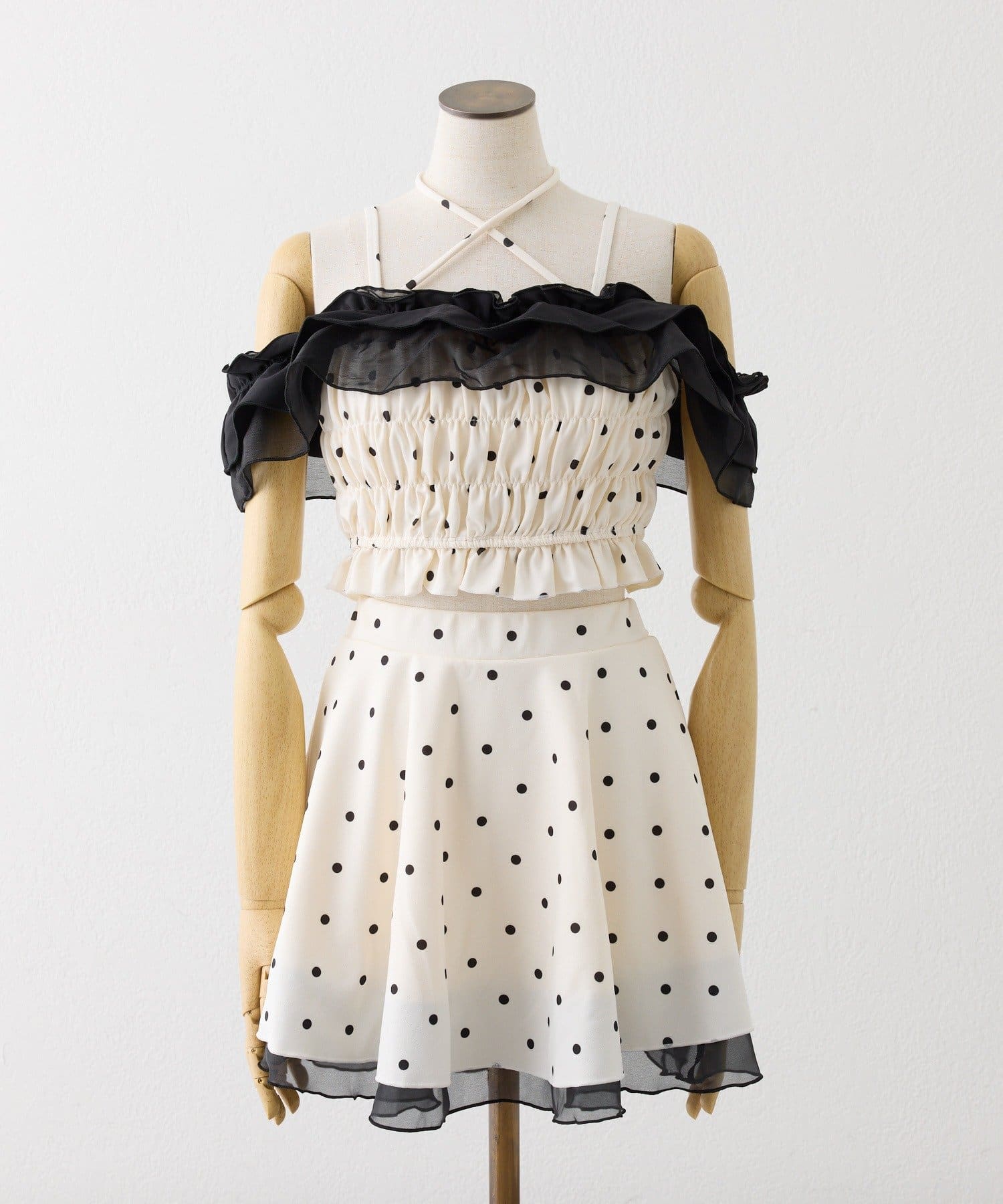 one after another NICE CLAUP(ワンアフターアナザー ナイスクラップ) swimwear/フリルオフショル＋フレアミニスカート(3点セット)