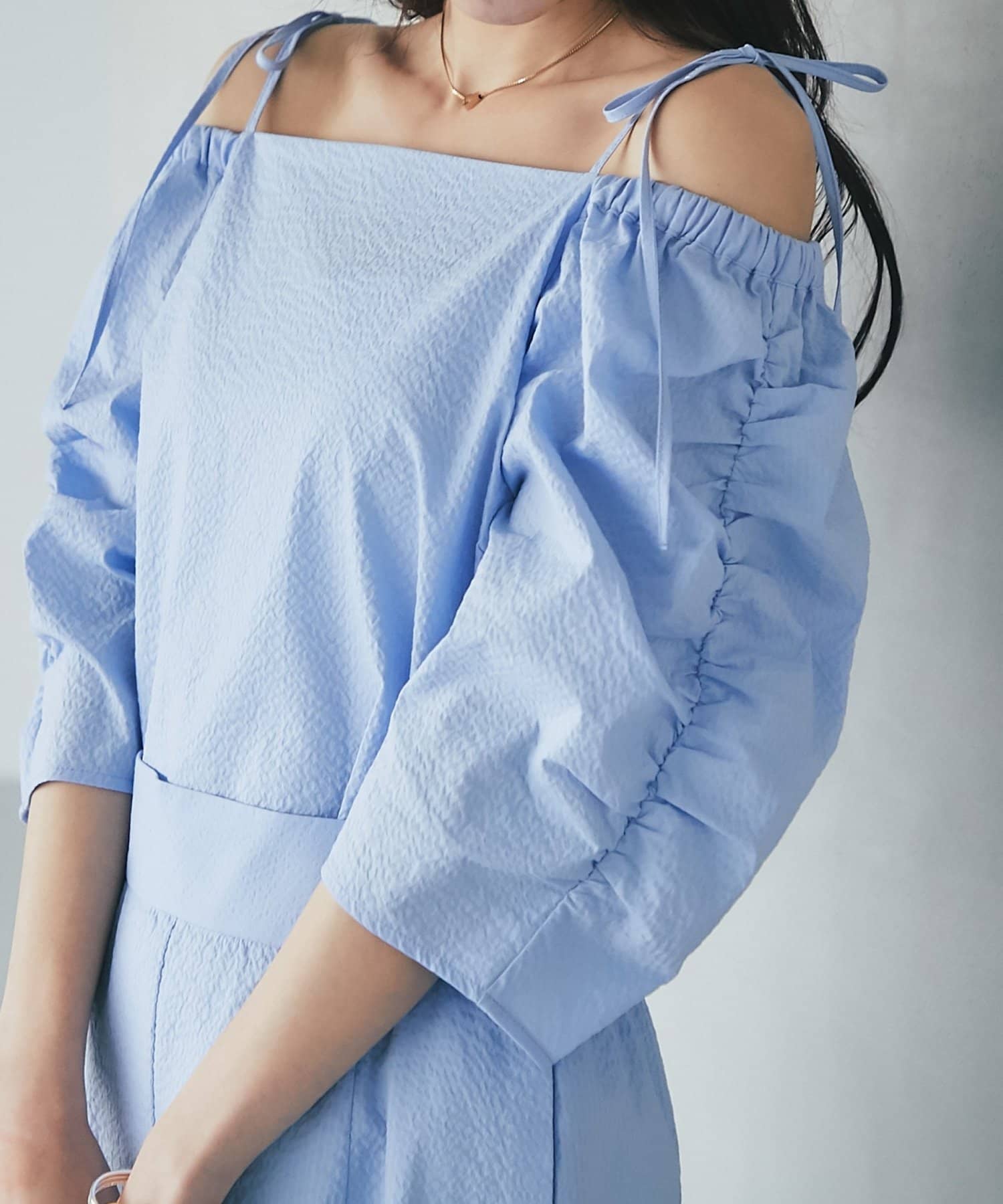 La boutique BonBon(ラブティックボンボン) サッカースクエアネックパワショル５分袖ブラウス