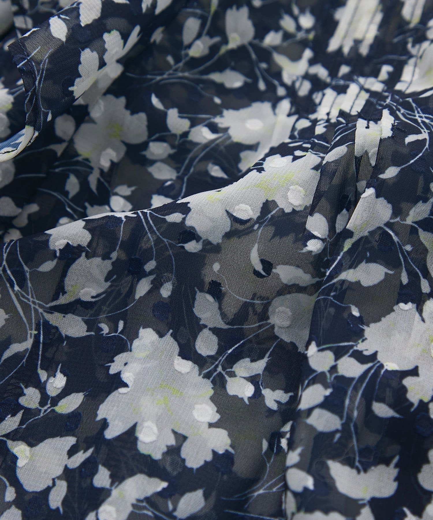 La boutique BonBon(ラブティックボンボン) 【最強モテ】フラワープリントカットジャガードオープンショルダーブラウス