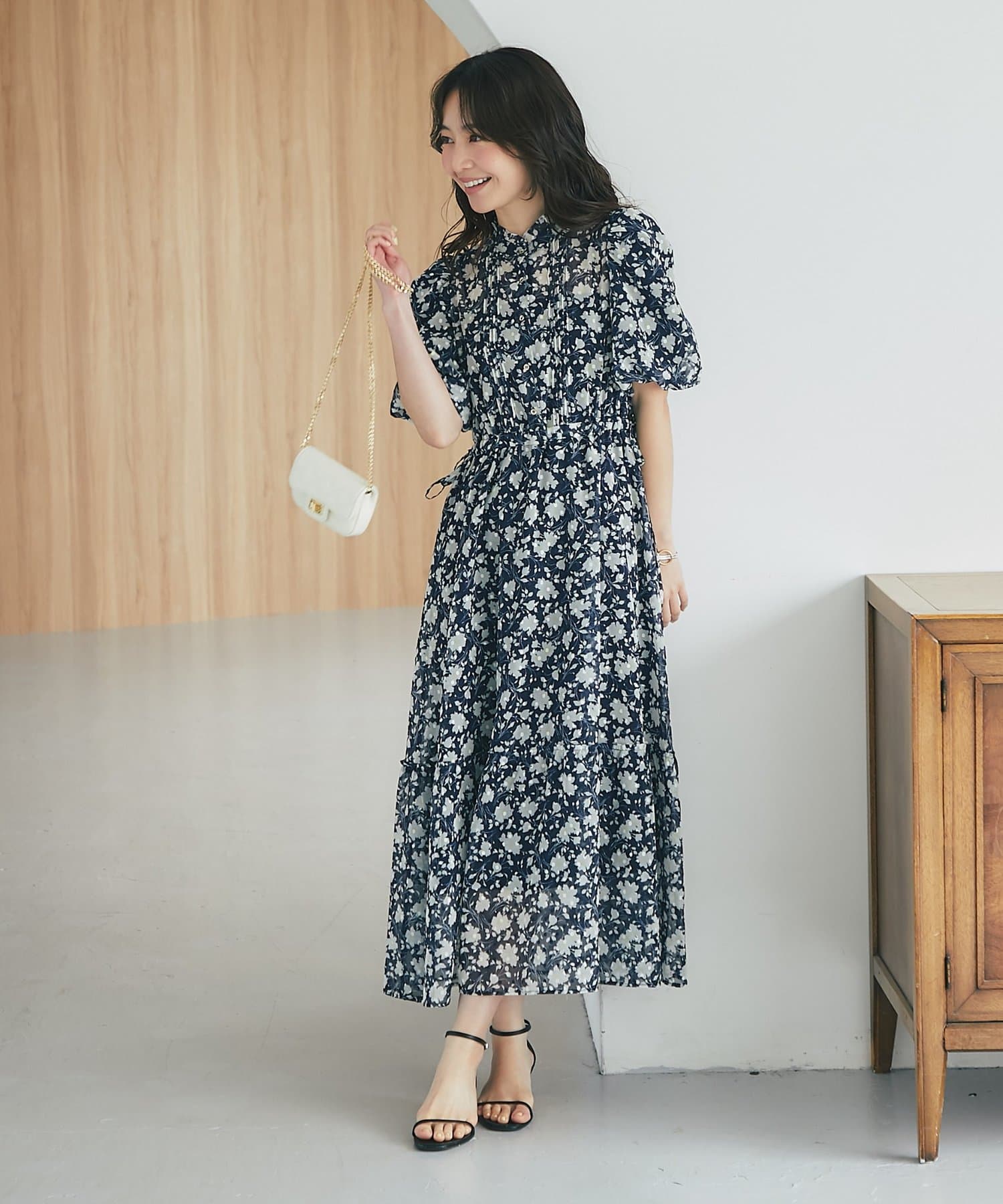 La boutique BonBon(ラブティックボンボン) フラワープリントバルーンスリーブワンピース