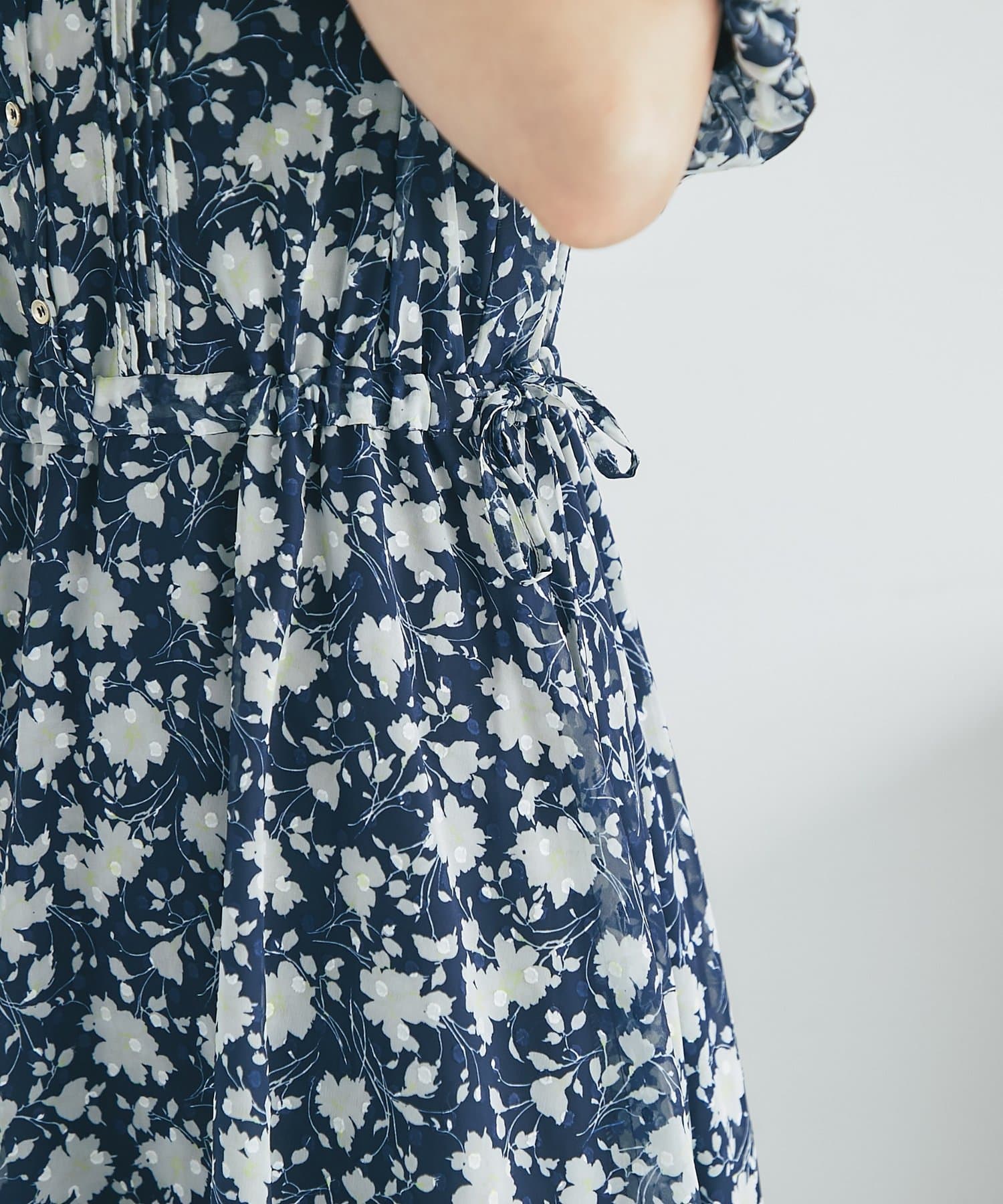 La boutique BonBon(ラブティックボンボン) フラワープリントバルーンスリーブワンピース