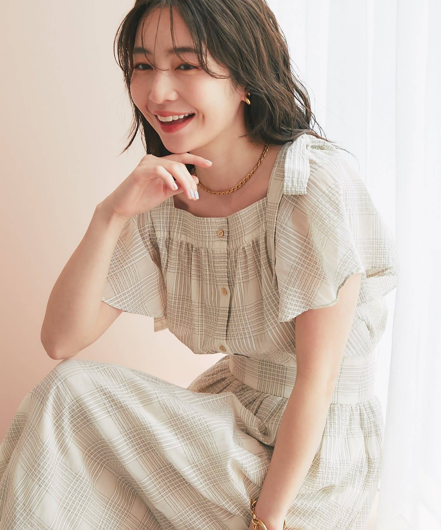 La boutique BonBon(ラブティックボンボン) 【セットアップ可・お上品愛され】シアーチェックリボンショルダーブラウス