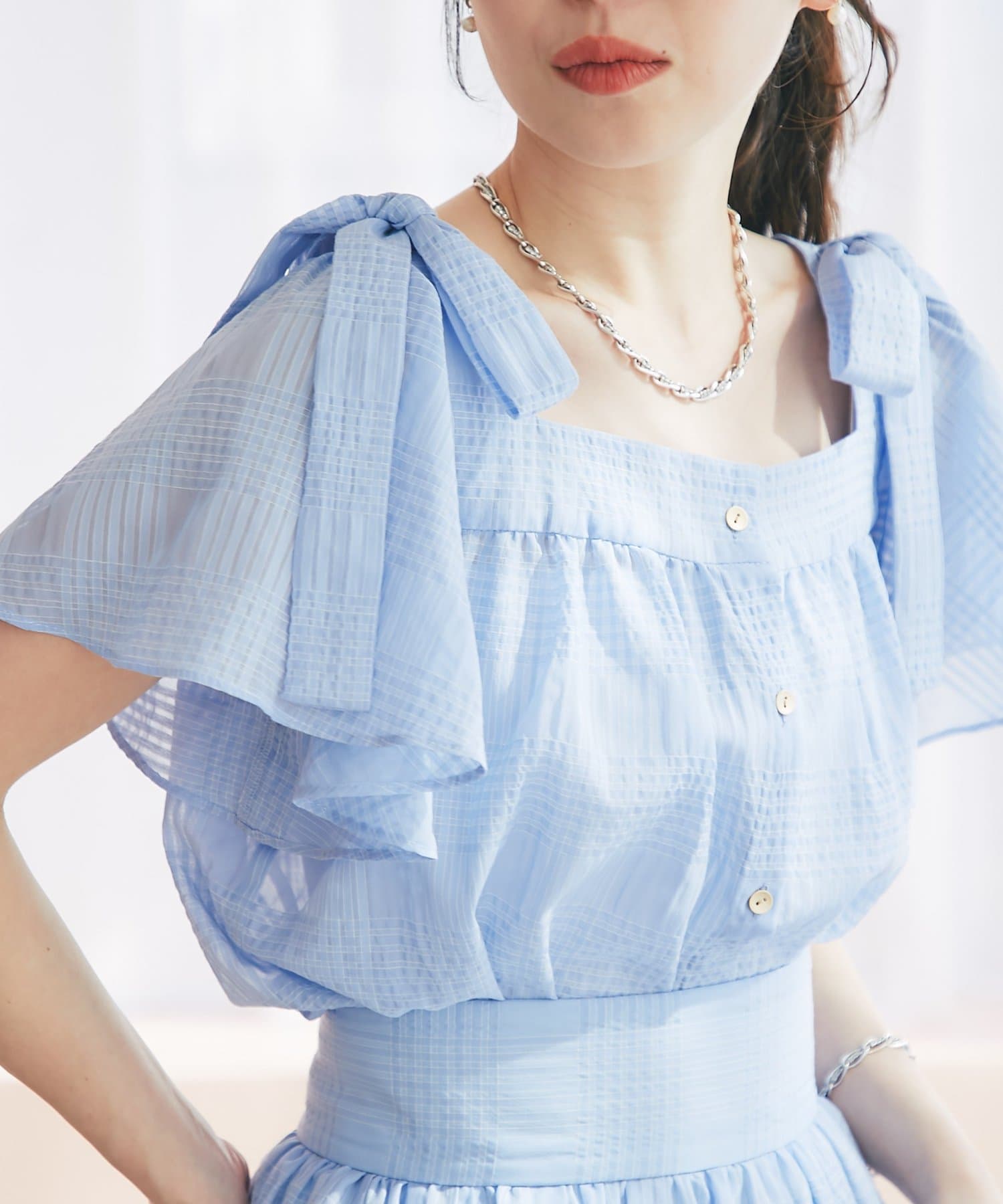 La boutique BonBon(ラブティックボンボン) 【セットアップ可・お上品愛され】シアーチェックリボンショルダーブラウス