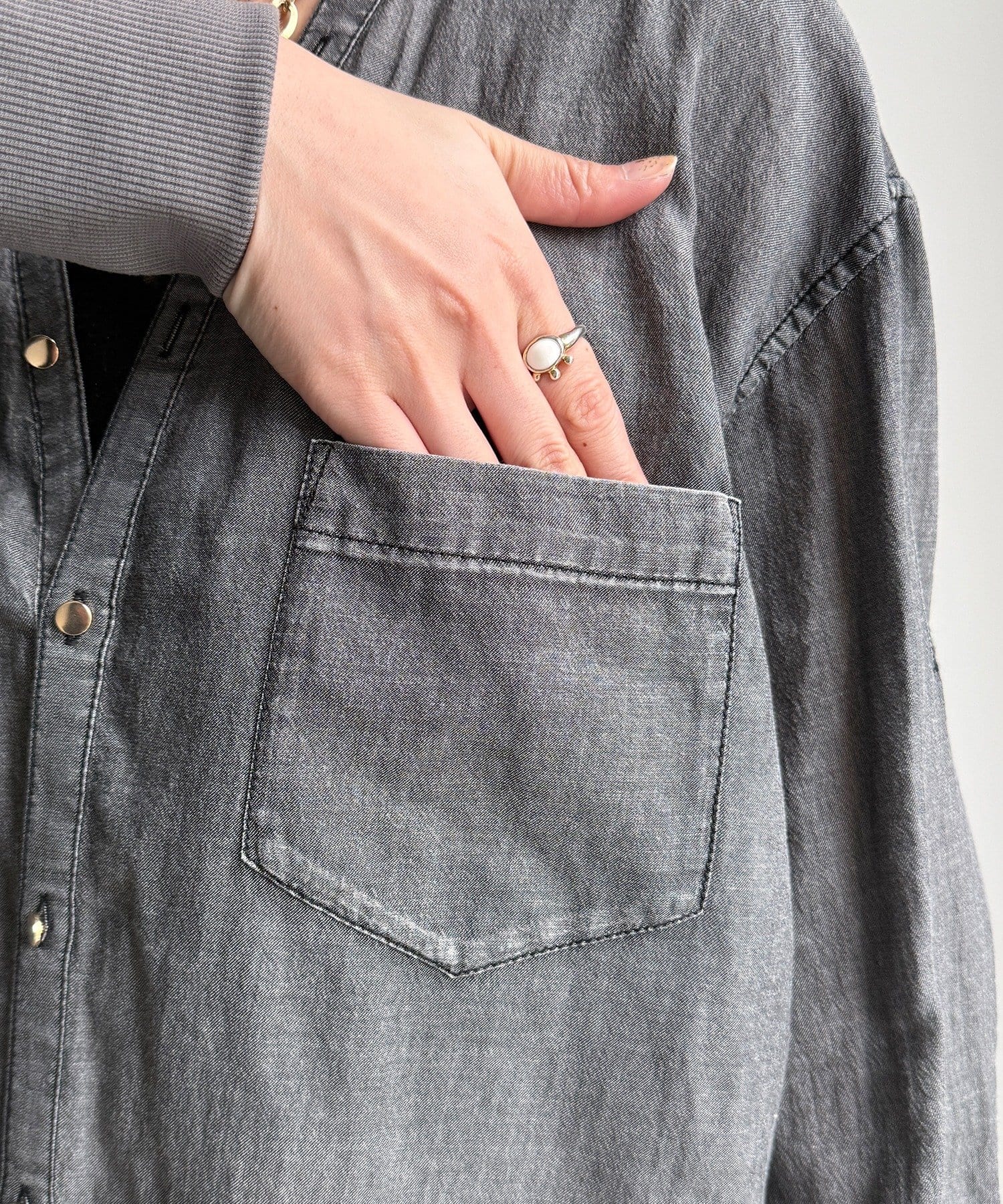 DOUDOU(ドゥドゥ) シアーデニム袖リブVVシャツ