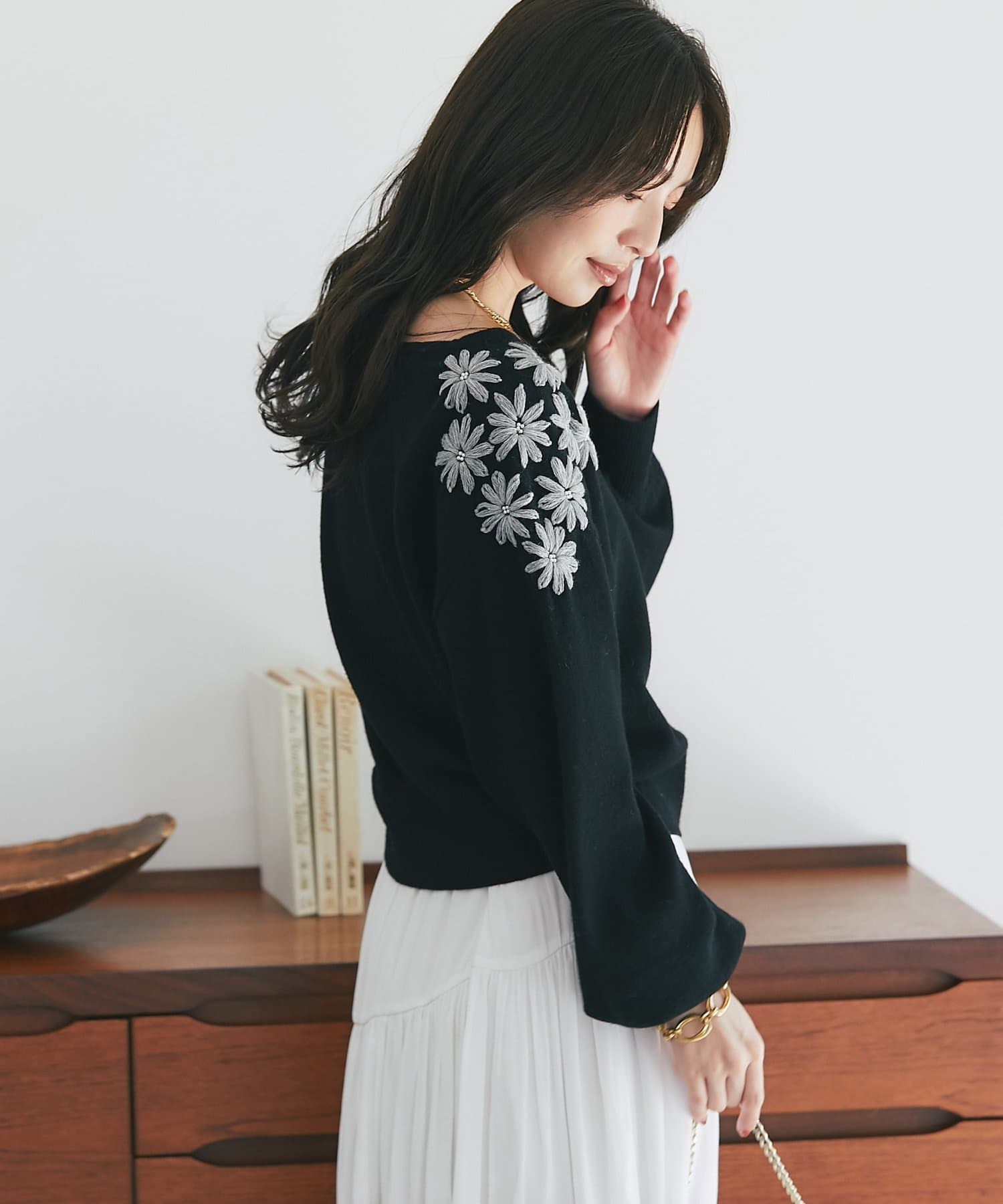 La boutique BonBon】お花刺繍クロップドニット | OUTLET(アウトレット