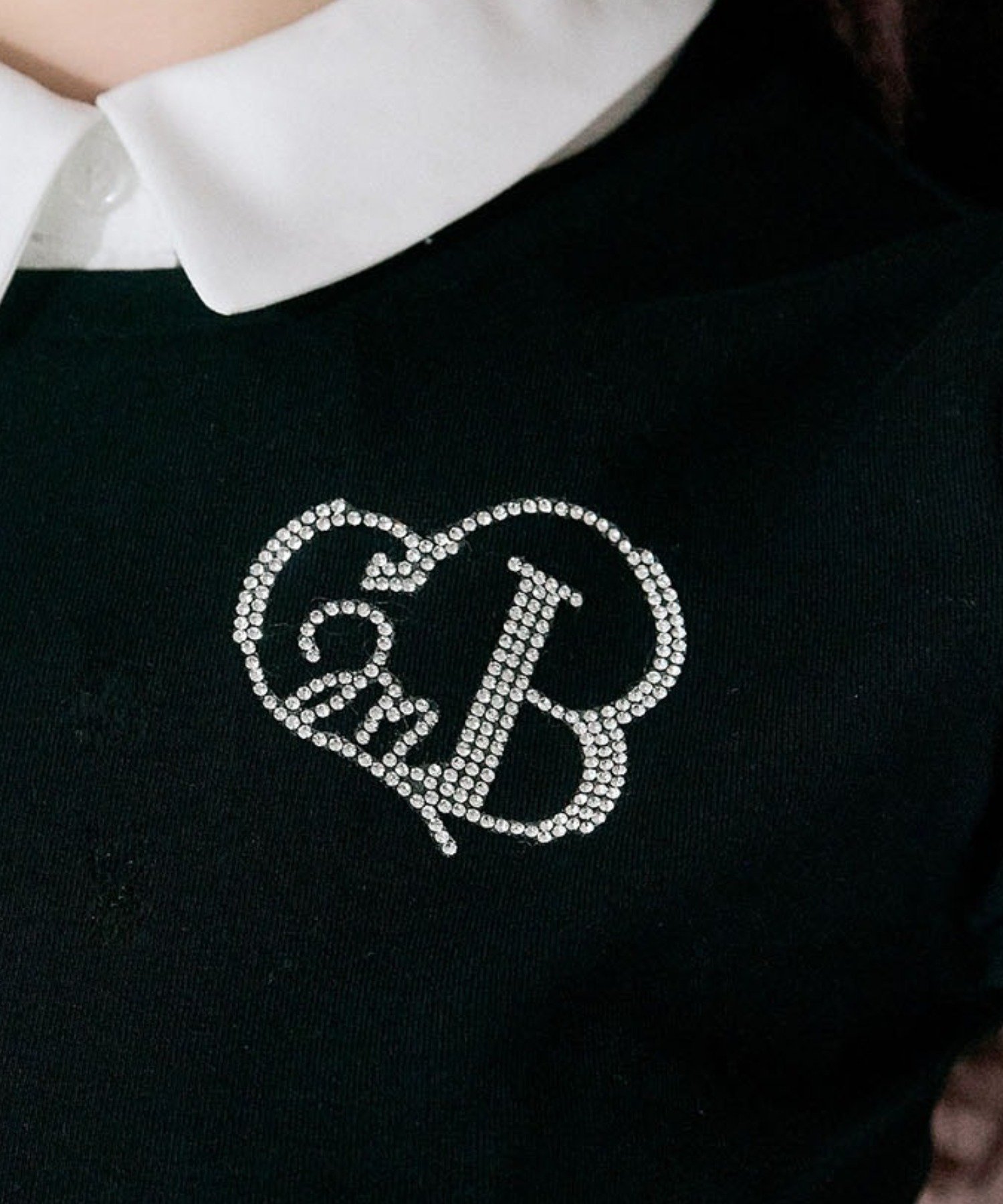 Belle Charme(ベルシャルム) Glitter Logo Crop Tee