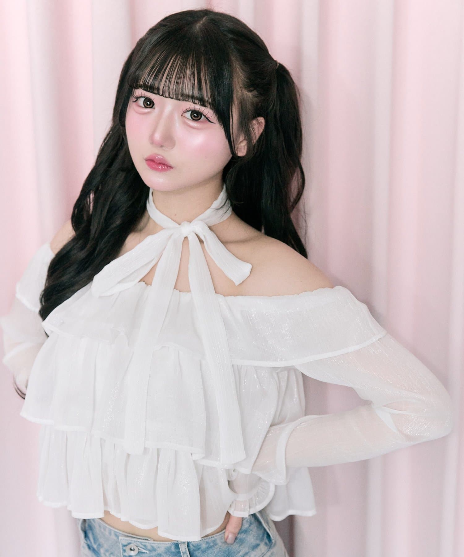 Belle Charme(ベルシャルム) Ribbon Choker Frill Blouse