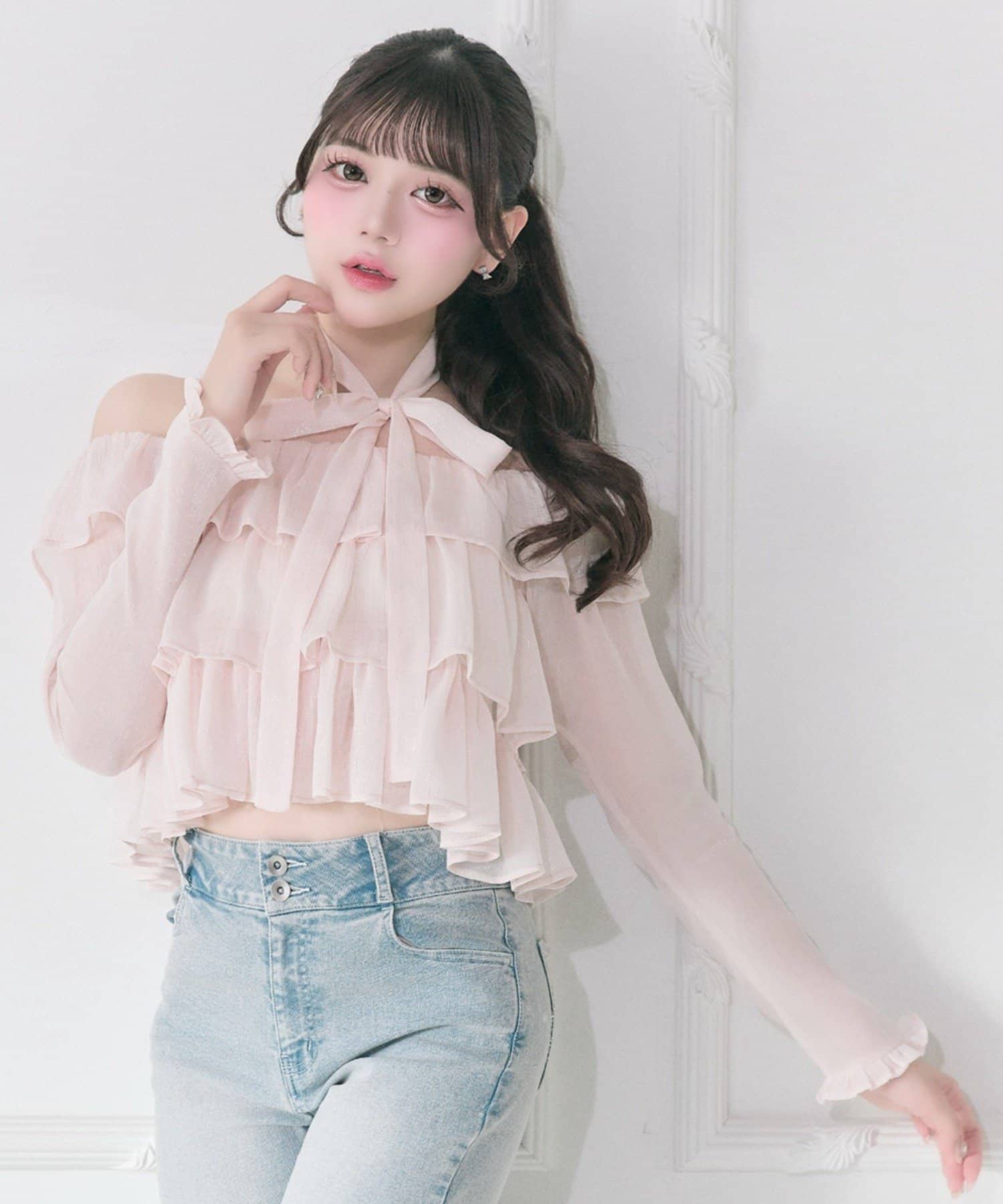 Belle Charme(ベルシャルム) Ribbon Choker Frill Blouse