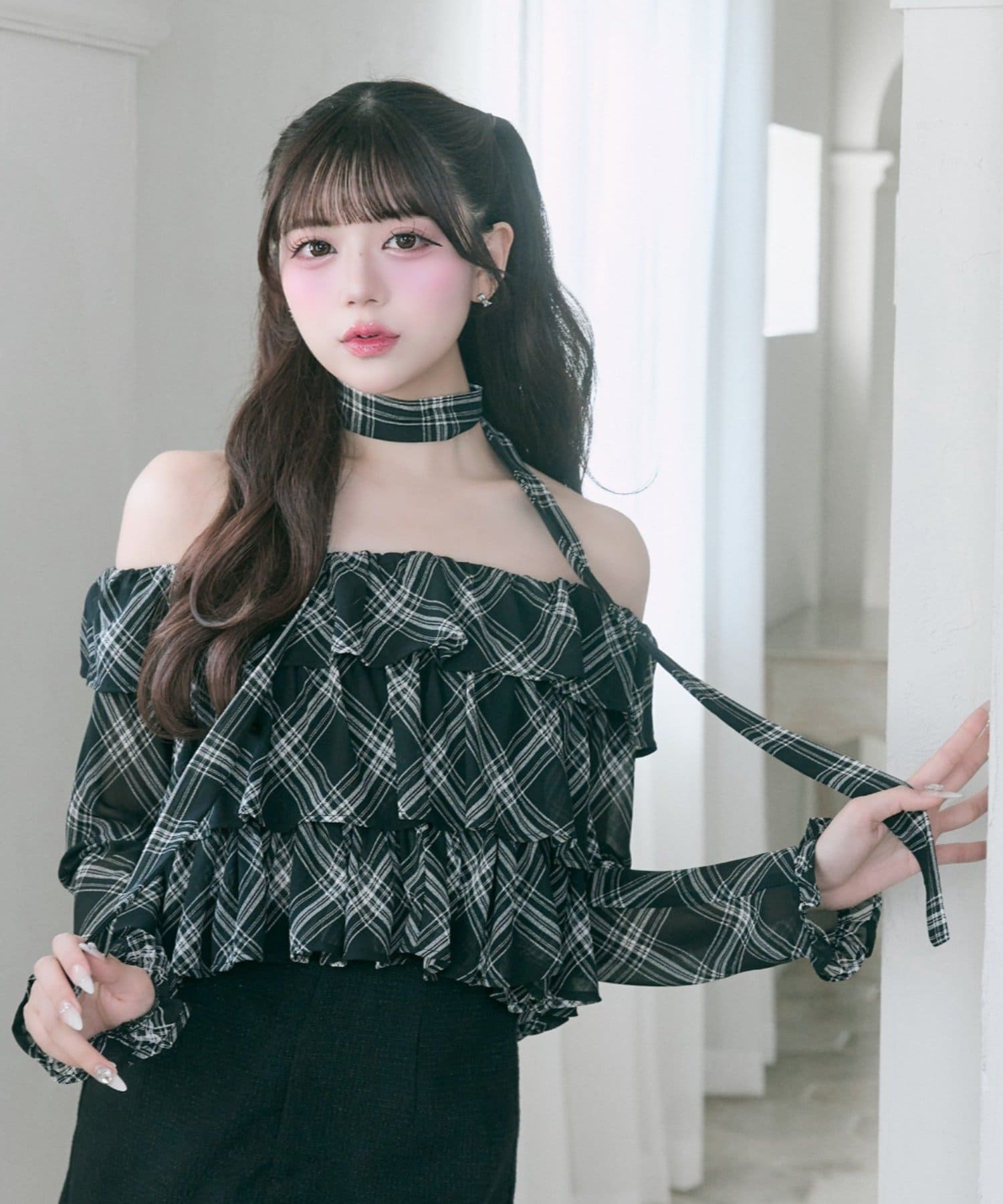 Belle Charme(ベルシャルム) Ribbon Choker Frill Blouse