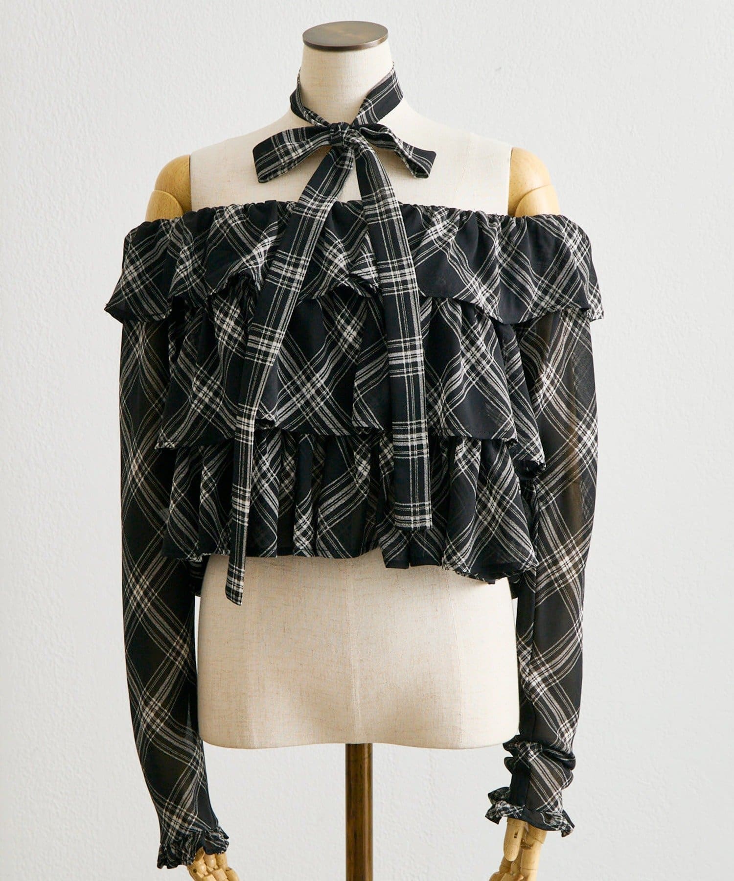 Belle Charme(ベルシャルム) Ribbon Choker Frill Blouse