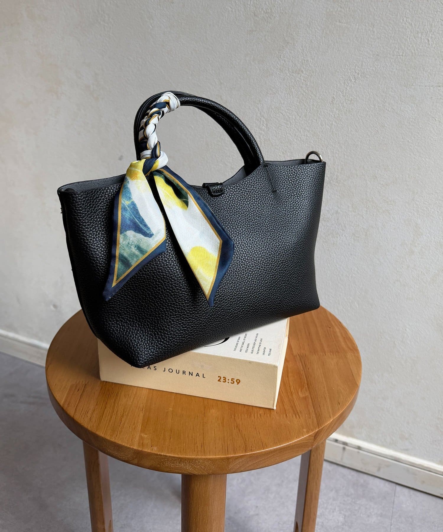 Thevon.(ゼヴォン) スカーフ付き2WAYボストンバッグ