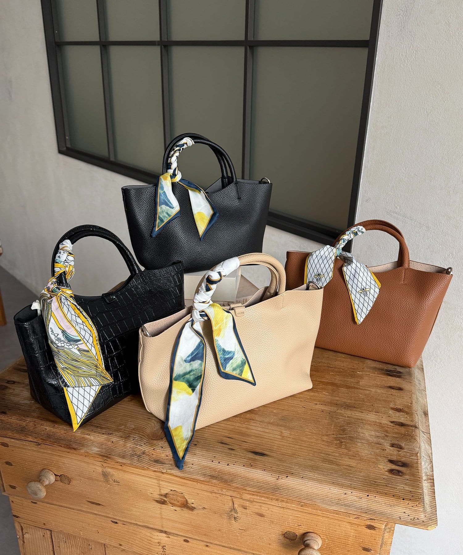 Thevon.(ゼヴォン) スカーフ付き2WAYボストンバッグ