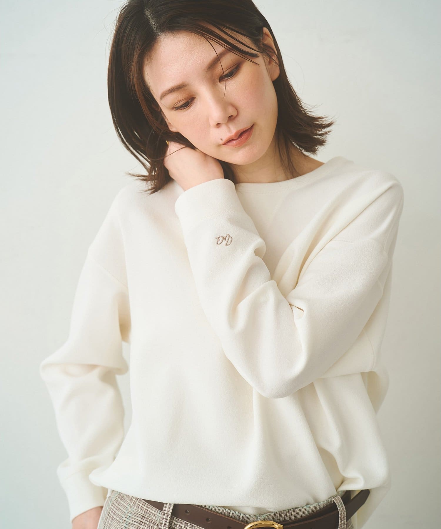 Whim Gazette(ウィム ガゼット) 【インフルエンサーコラボ】刺繍Vガゼットプルオーバー