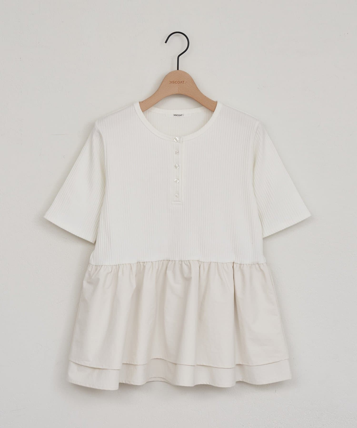 DISCOAT(ディスコート) ヘンリーネック切り替えペプラムプルオーバー