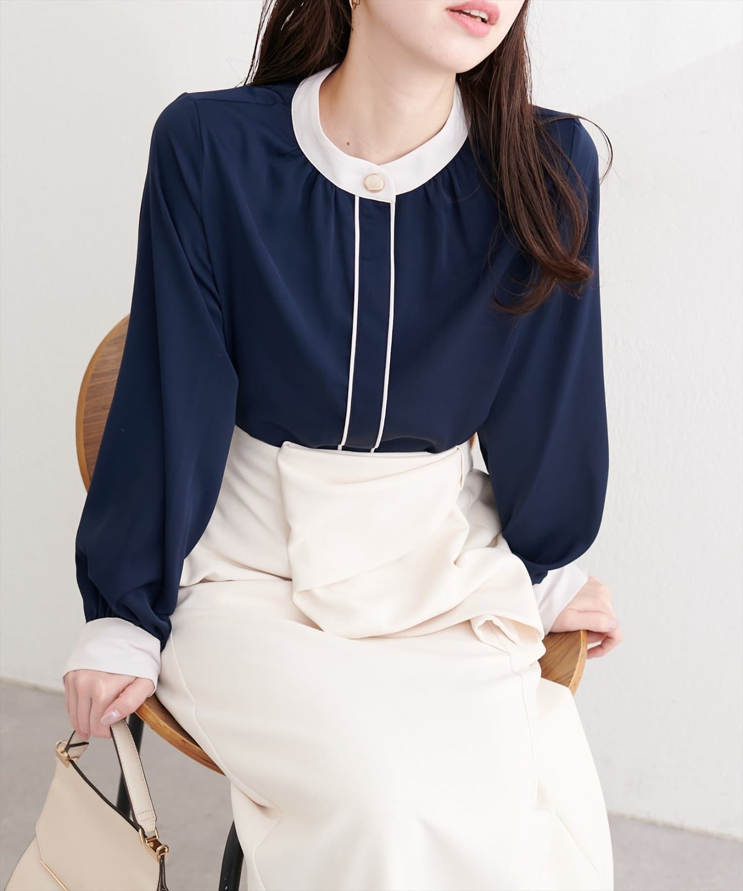 natural couture(ナチュラルクチュール) ニュアンスデザイン釦配色ブラウス