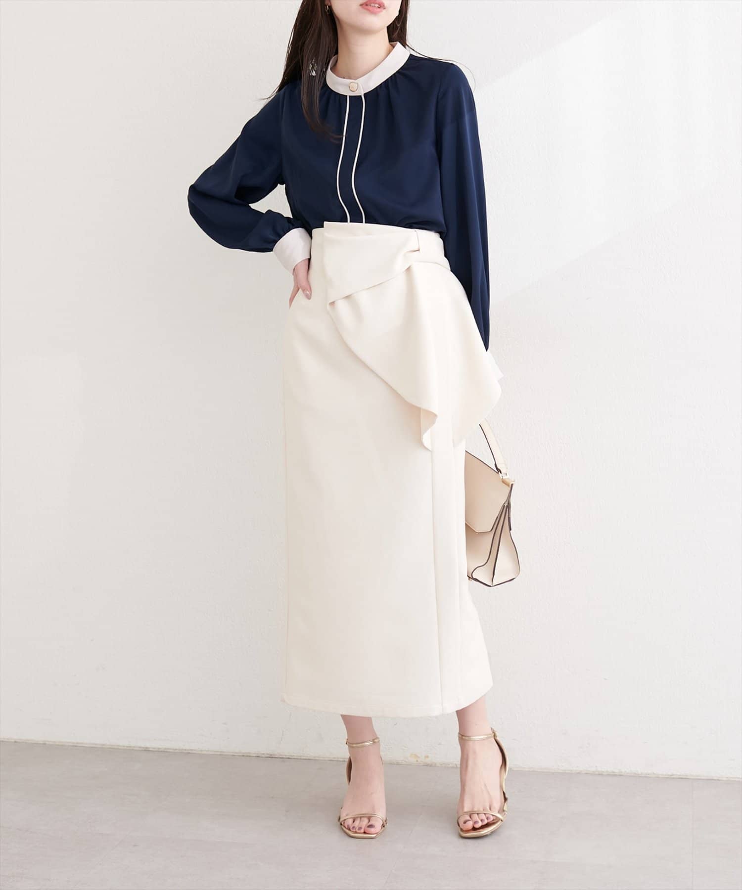 natural couture(ナチュラルクチュール) ニュアンスデザイン釦配色ブラウス