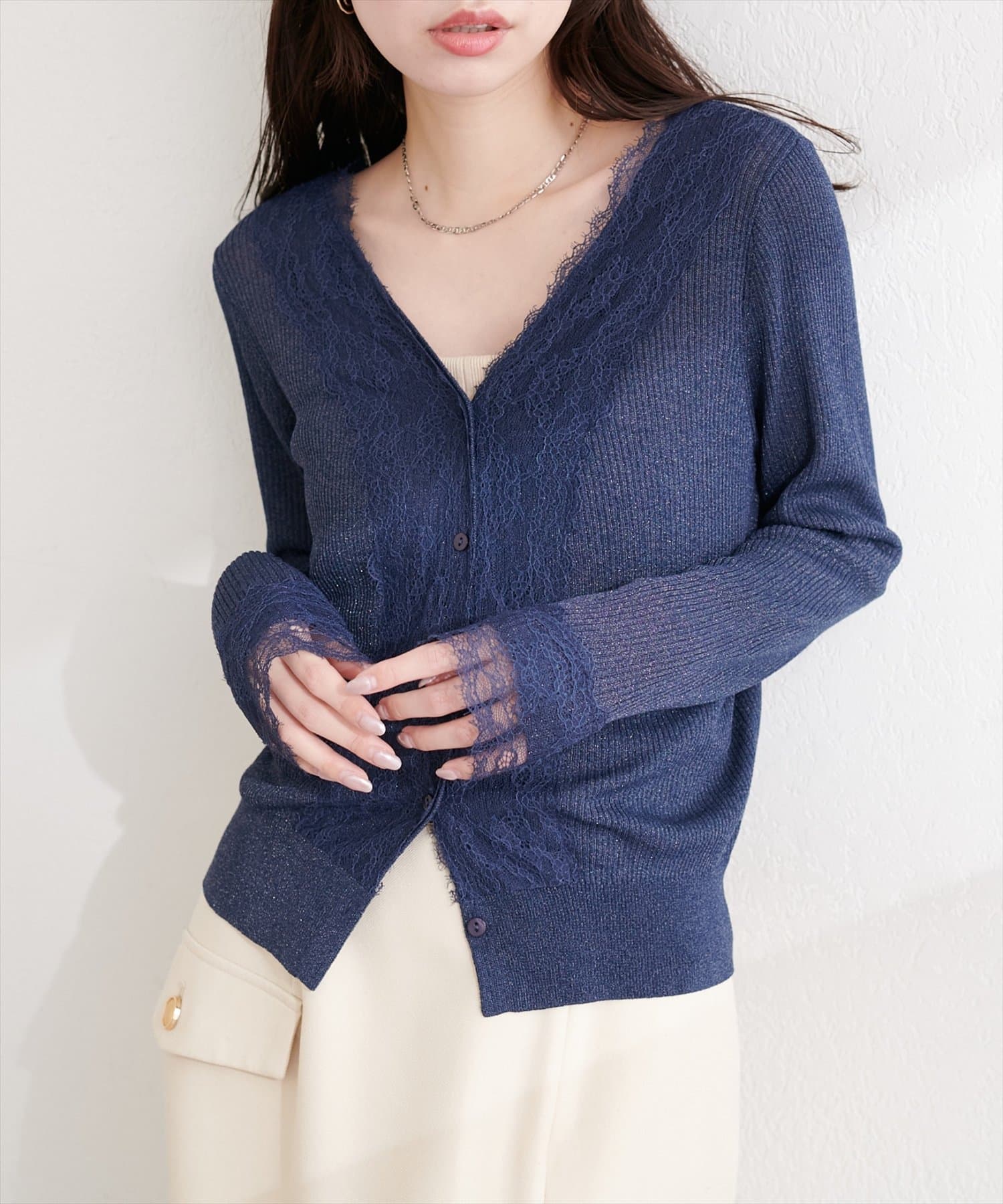 natural couture(ナチュラルクチュール) リバーレースVネックカーデ