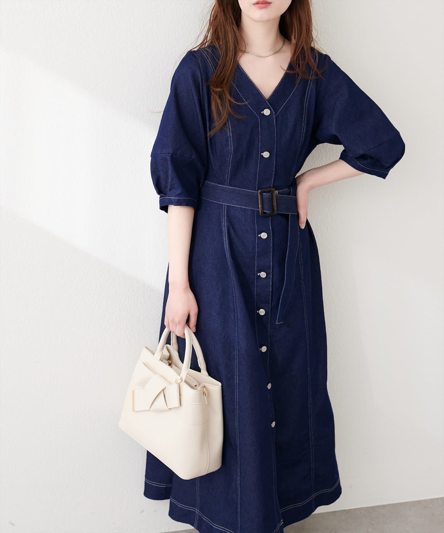 natural couture(ナチュラルクチュール) ストレッチデニムベルト付きワンピース