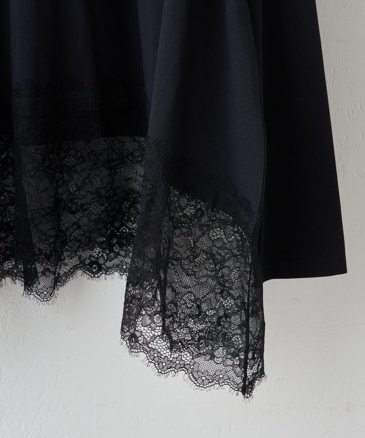 Remind me and forever(リマインドミーアンドフォーエバー) 裾レースイレヘムTシャツ