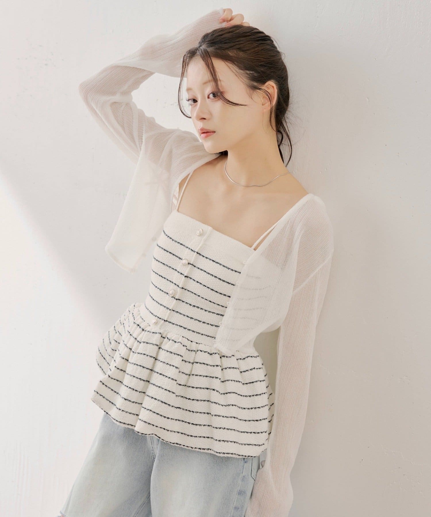 Chico(チコ) 【3/12(木) 0:00～予約開始】バックドロストシアーカーディガン