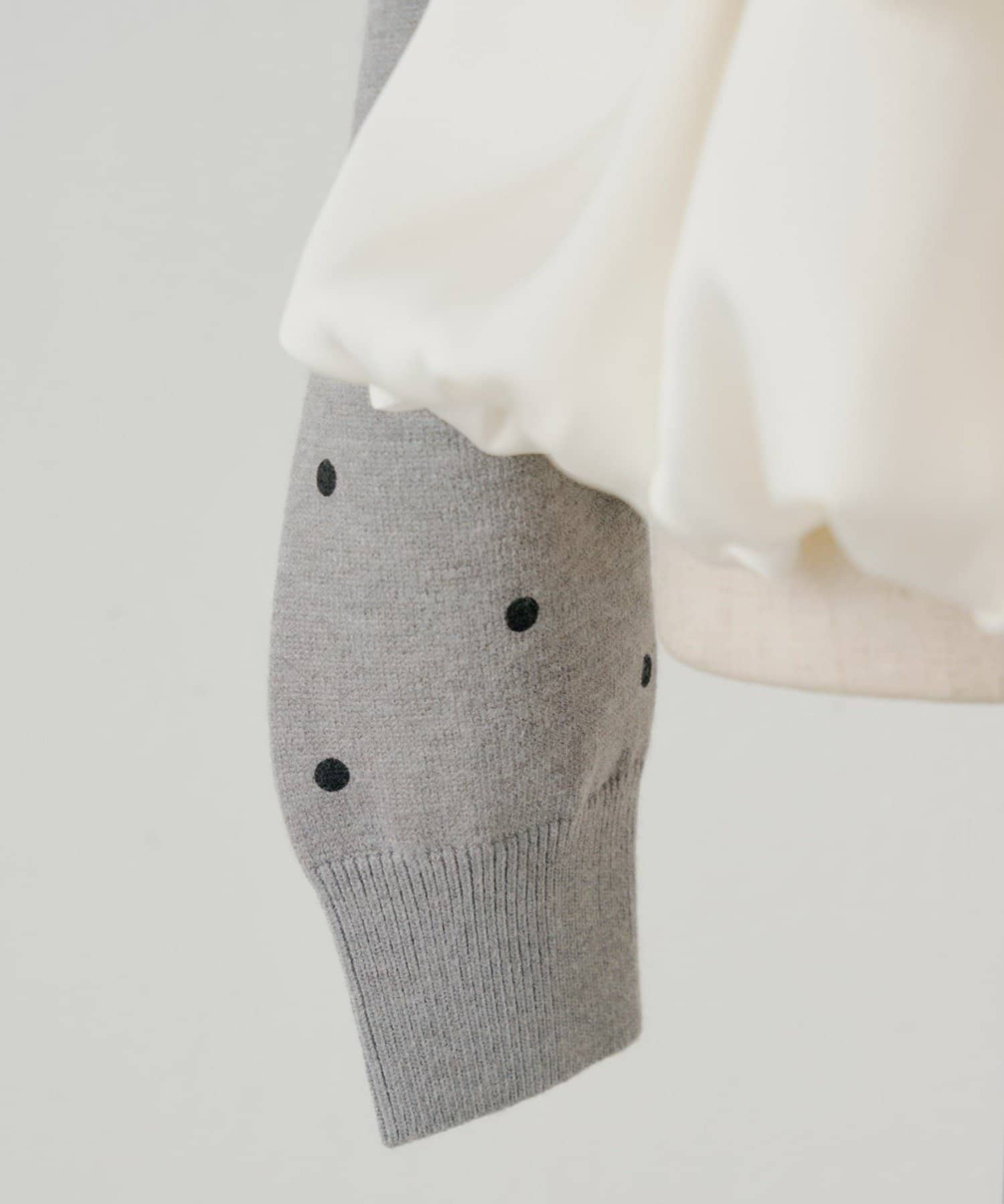 Chico(チコ) 【SALON by Chico】ドットバルーンペプラムパワショルニット