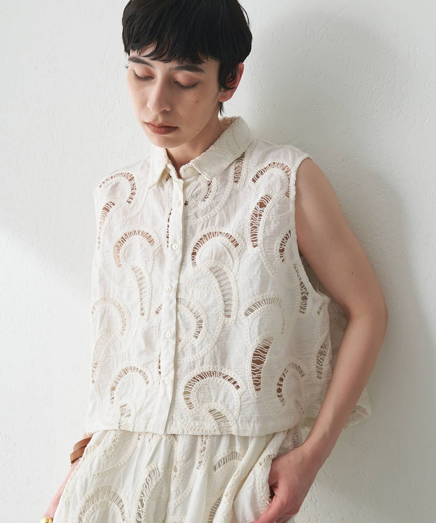 Whim Gazette(ウィム ガゼット) 【WEB限定】エンブロイダリーフレンチスリーブシャツ