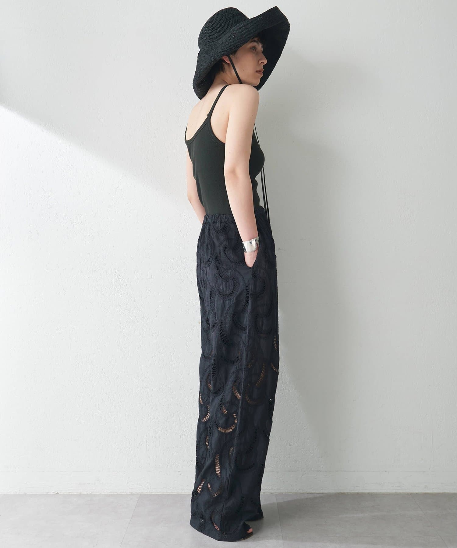 Whim Gazette(ウィム ガゼット) 【WEB限定】エンブロイダリーパンツ