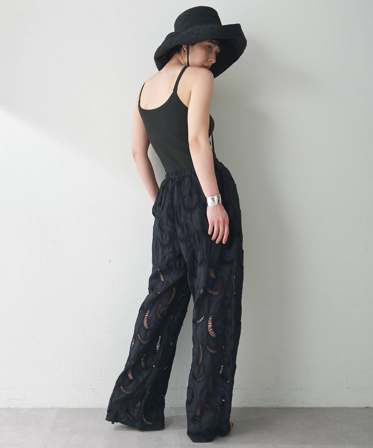 Whim Gazette(ウィム ガゼット) 【WEB限定】エンブロイダリーパンツ