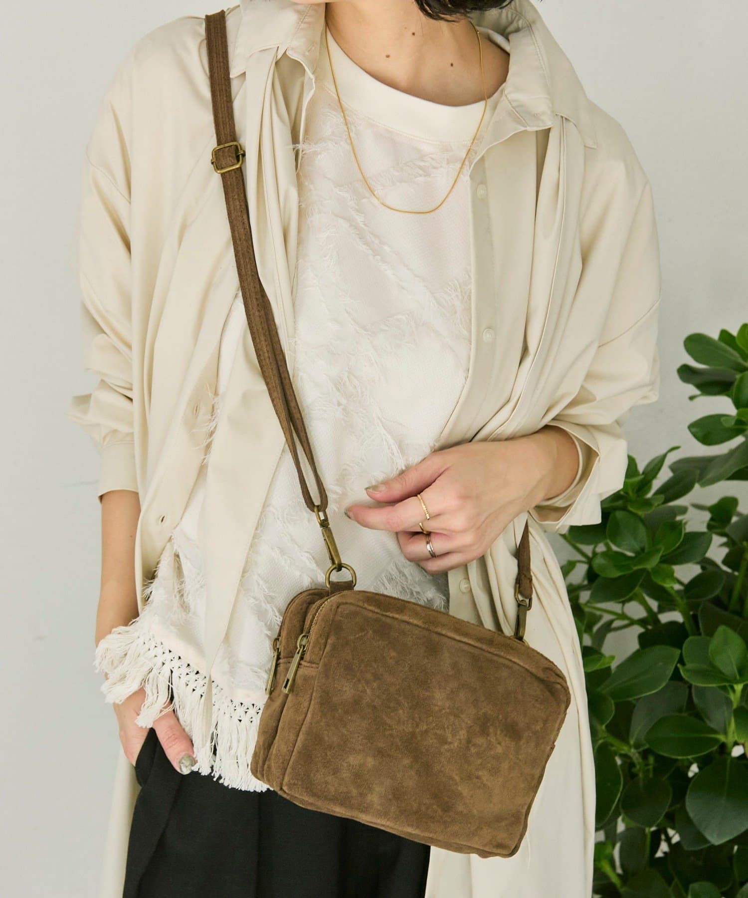 ear PAPILLONNER(イア パピヨネ) 《ear別注》【B#AG(バッグ）】スエードショルダーバッグ