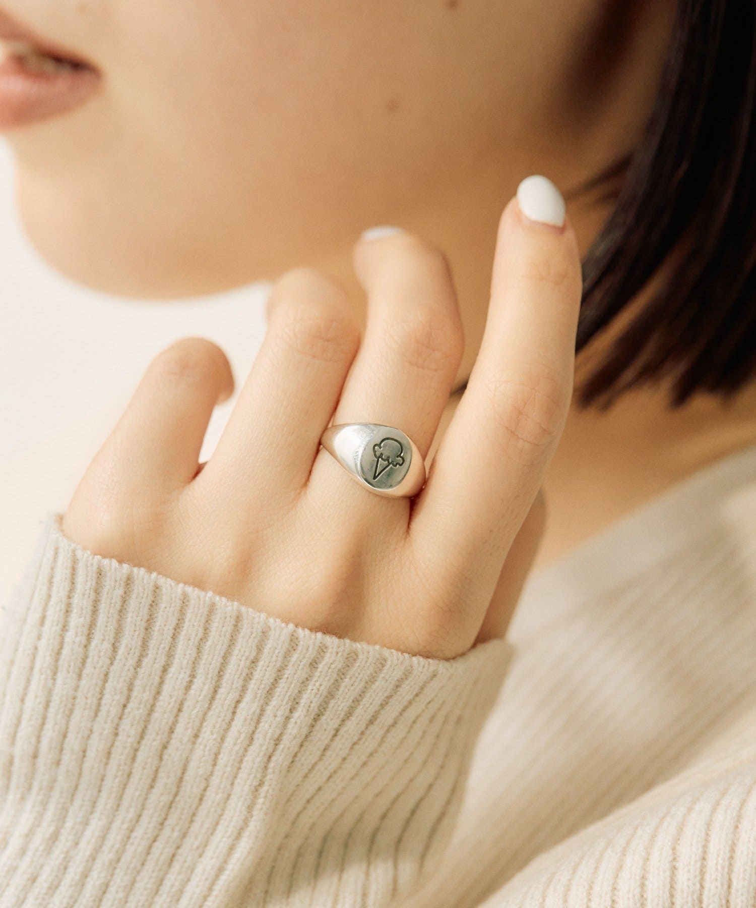 ear PAPILLONNER(イア パピヨネ) 《スターリングシルバー使用》メッセージイラストリング