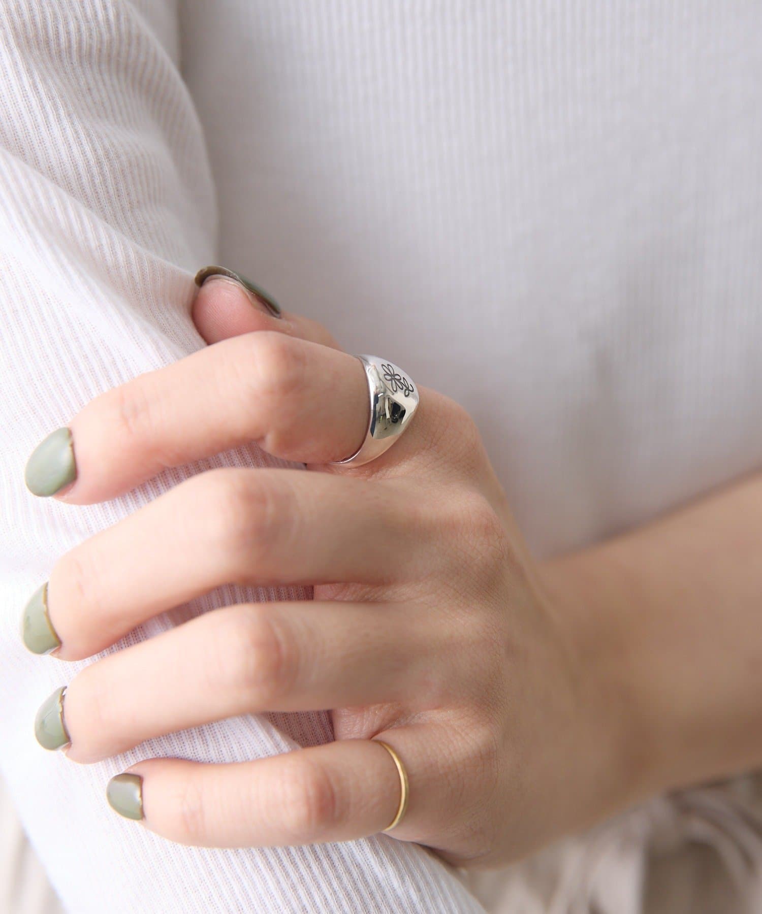 ear PAPILLONNER(イア パピヨネ) 《スターリングシルバー使用》メッセージイラストリング