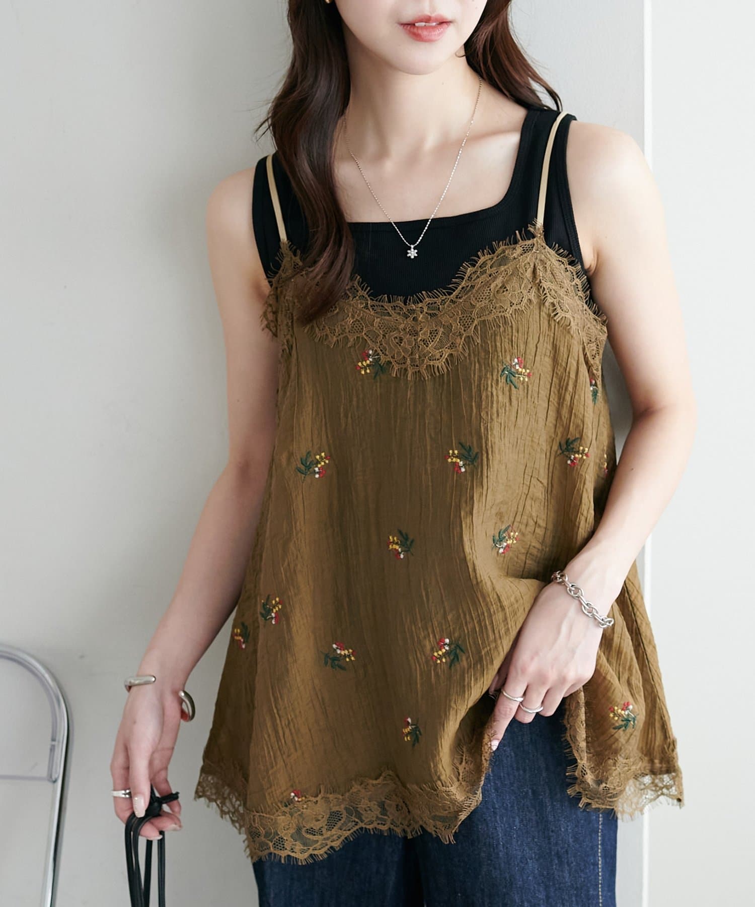 DISCOAT(ディスコート) WEB限定刺繍シアーキャミソール