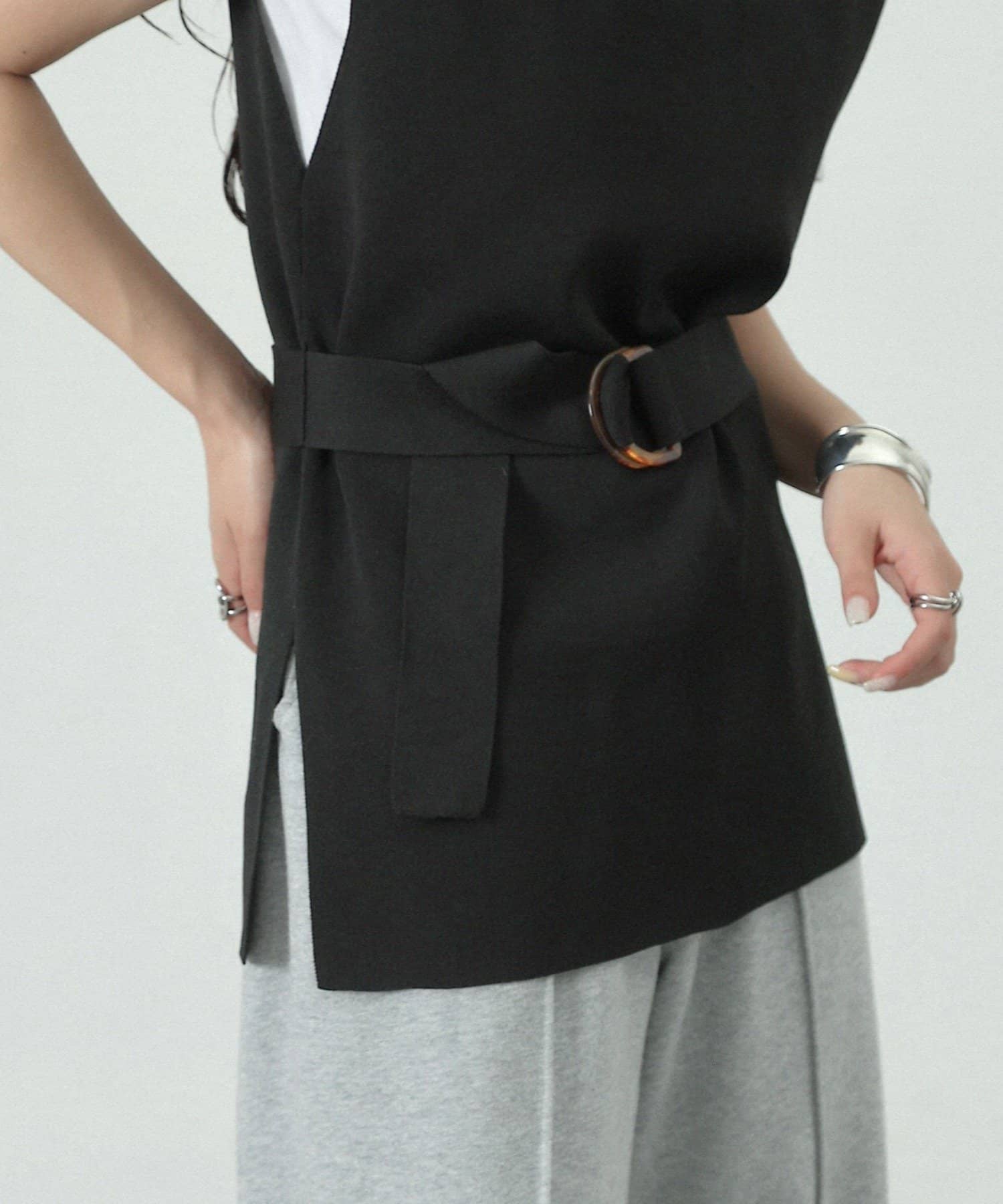 COLONY 2139(コロニー トゥーワンスリーナイン) 【リバイバル/新色追加】エステルヤーンベルト付サイドスリットハイネックベスト